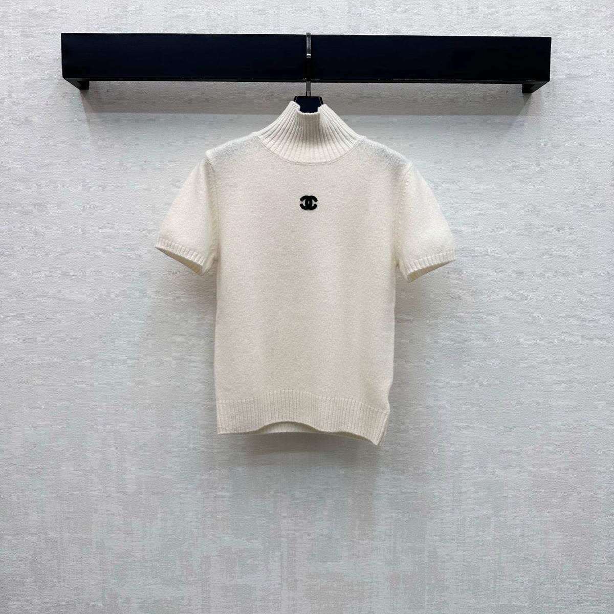 CC 26s Mock Neck Short Sleeve Knit Top White Wool Blend 434110