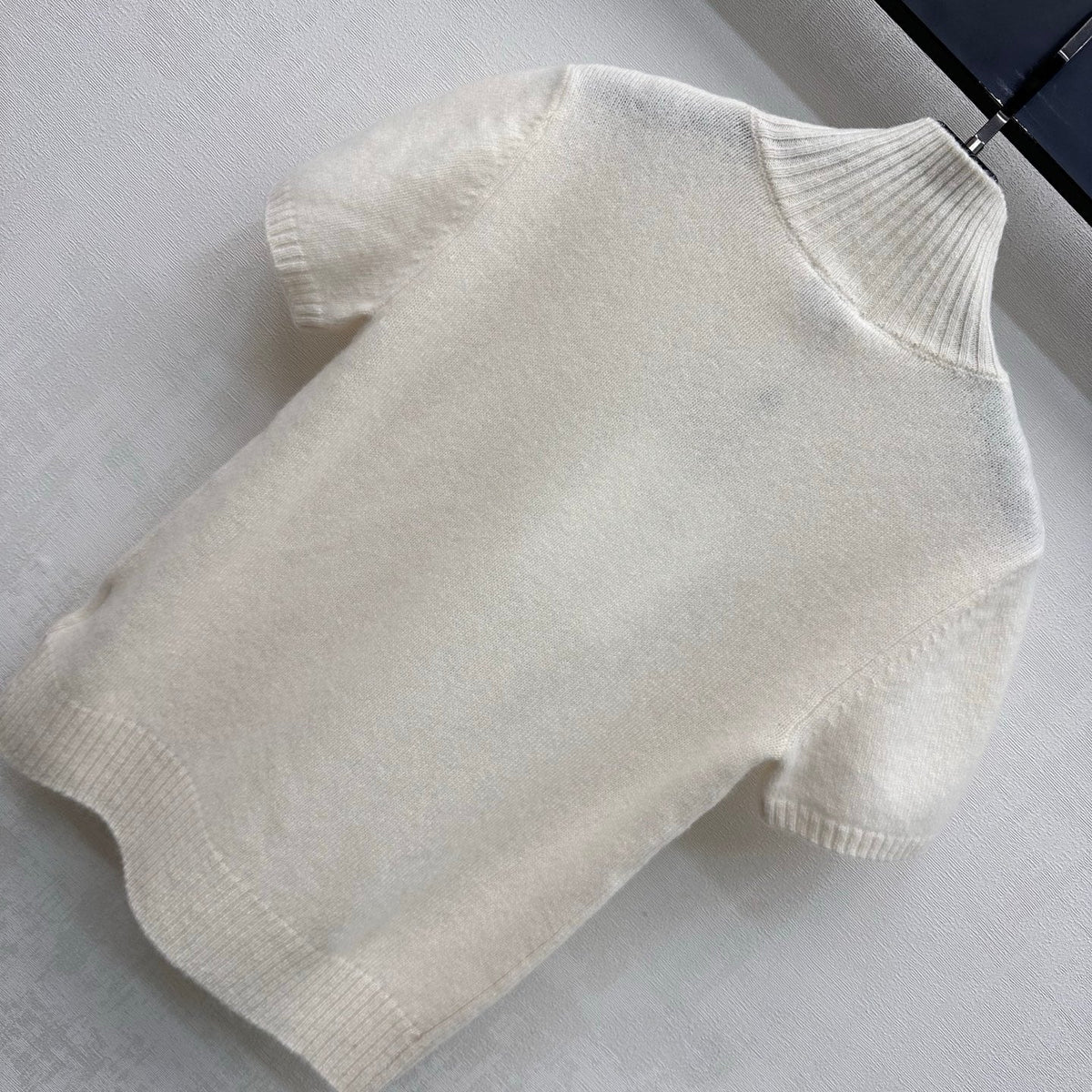 CC 26s Mock Neck Short Sleeve Knit Top White Wool Blend 434110