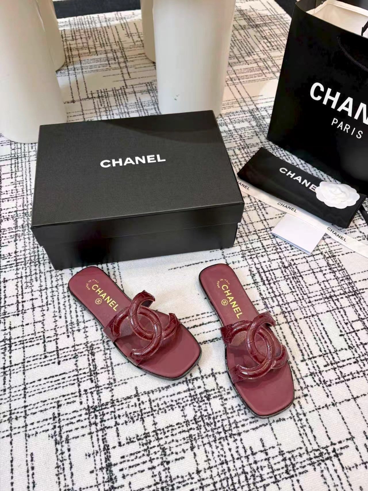 CC 26s Open-toe Sandal Burgundy Glossy Sheepskin 681938