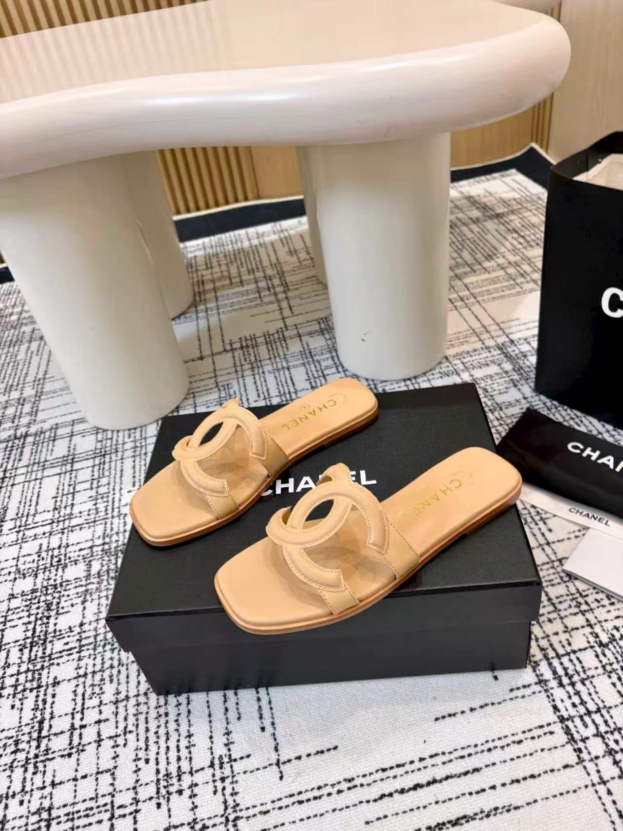 CC 26s Open-toe Sandal Beige Sheepskin 681944