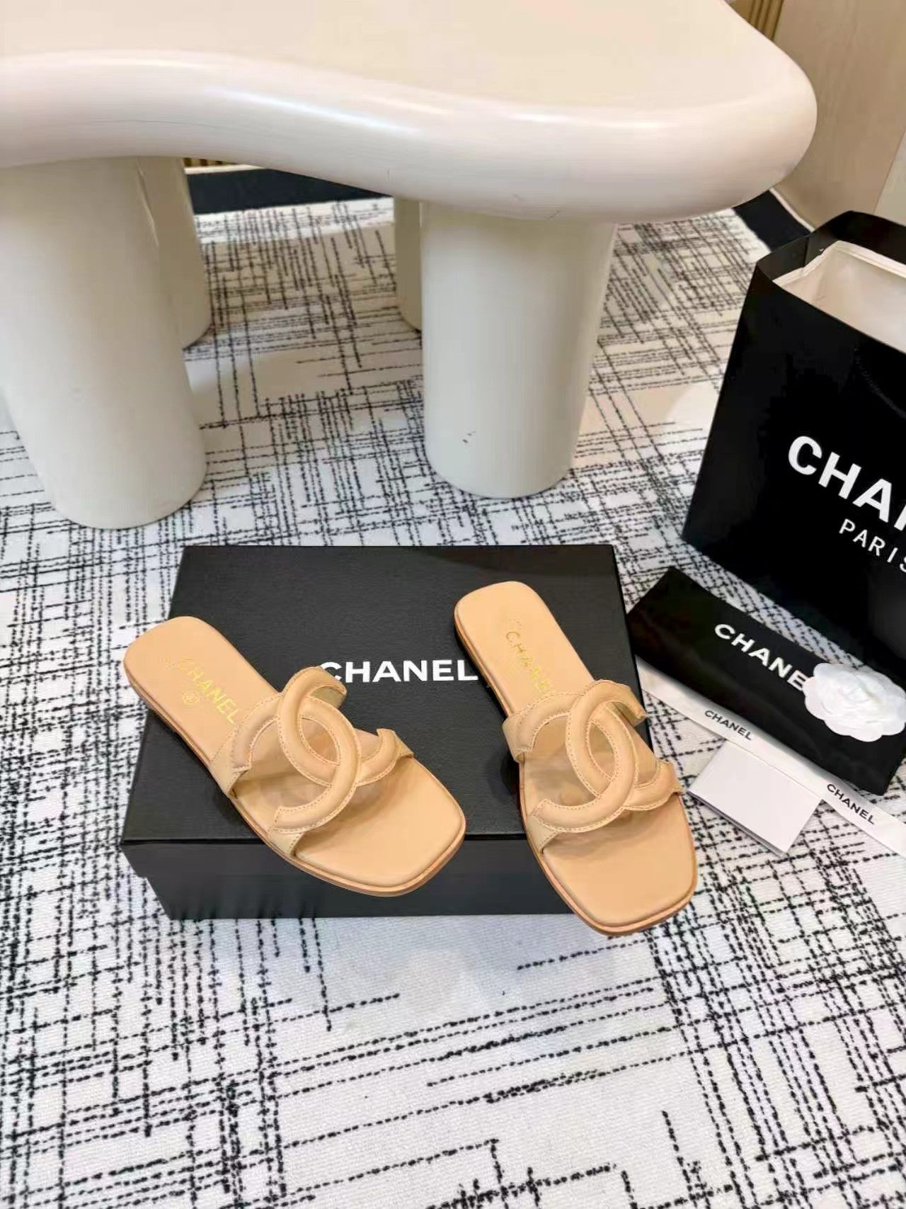 CC 26s Open-toe Sandal Beige Sheepskin 681944