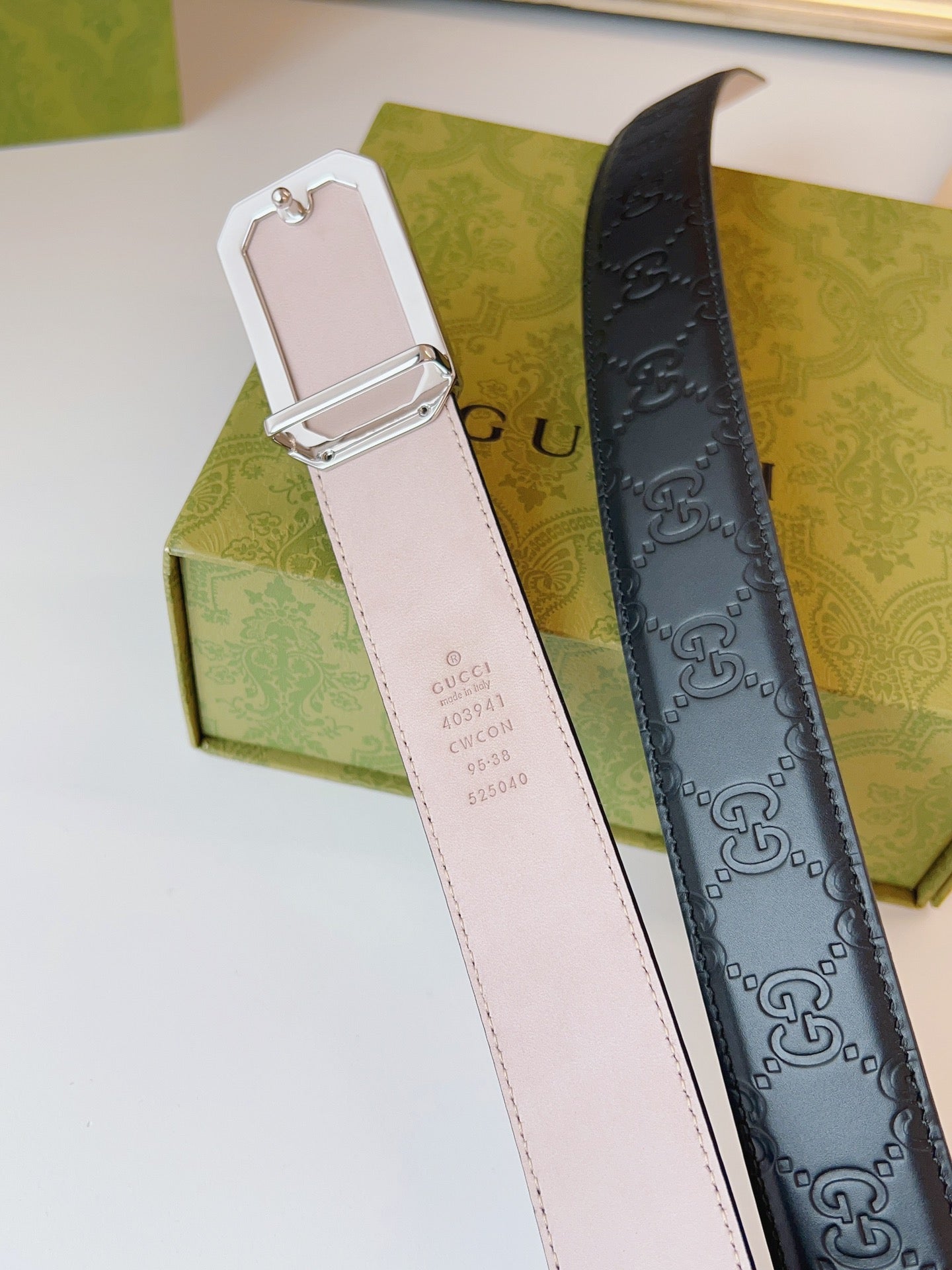Gucci Signature Belt Sliver Buckle 35mm Black Embossed Leather