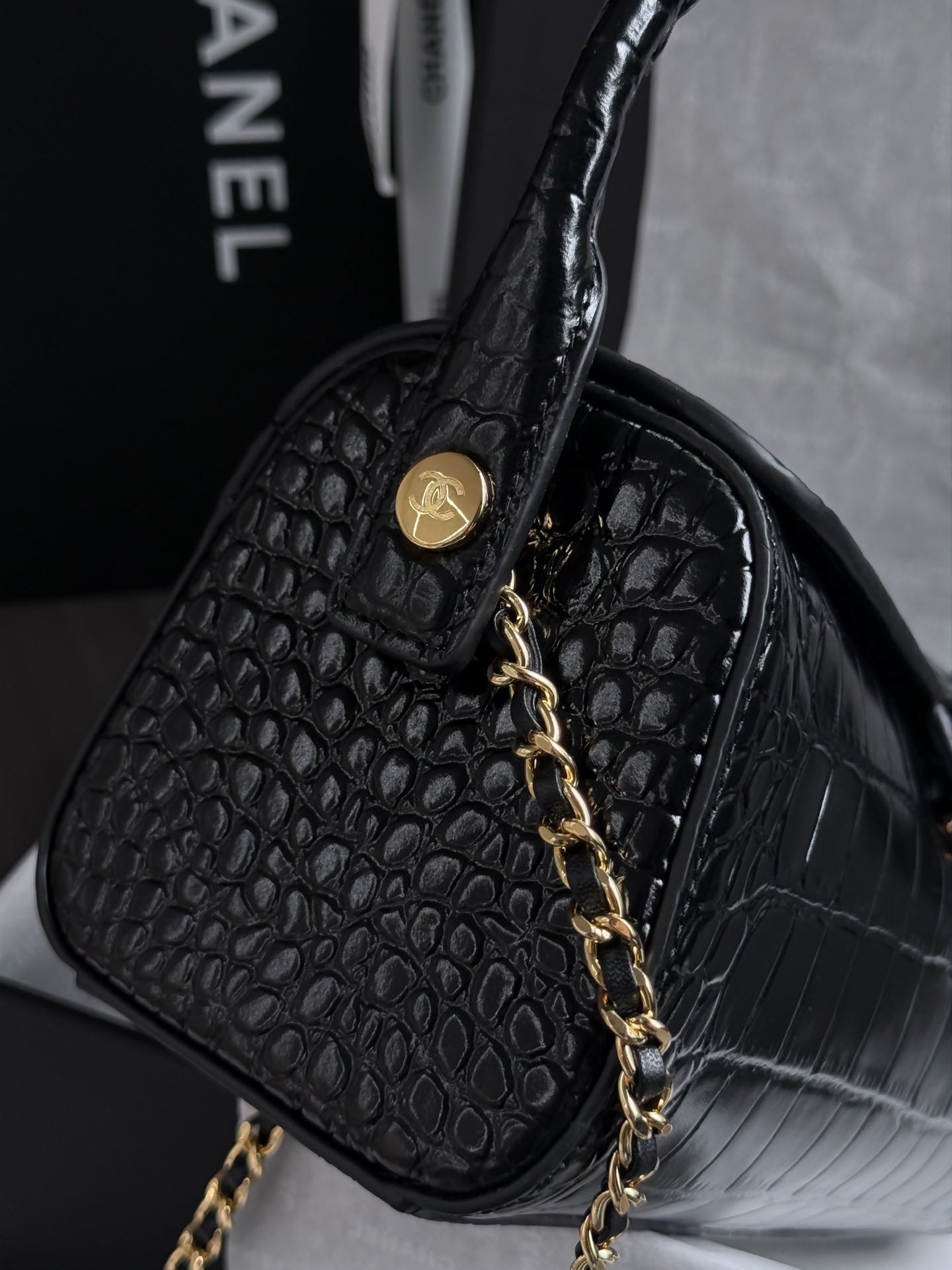 CC 26s Clutch With Chain Black Crocodile Embossed Calfskin