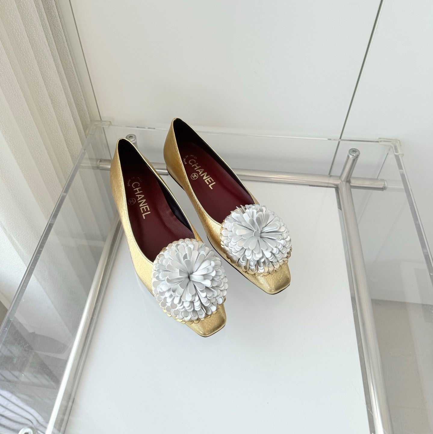 CC 26s Ballet Flat 1.5cm Camellia Flower Gold Sheepskin 597411