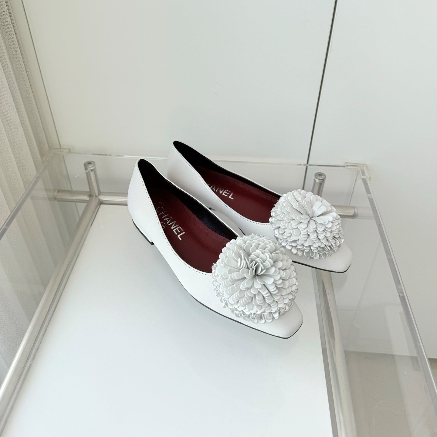 CC 26s Ballet Flat 1.5cm Camellia Flower White Sheepskin 597412