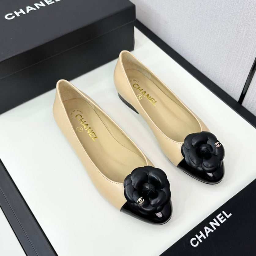 ballet flat flower beige calfskin black patent calfskin