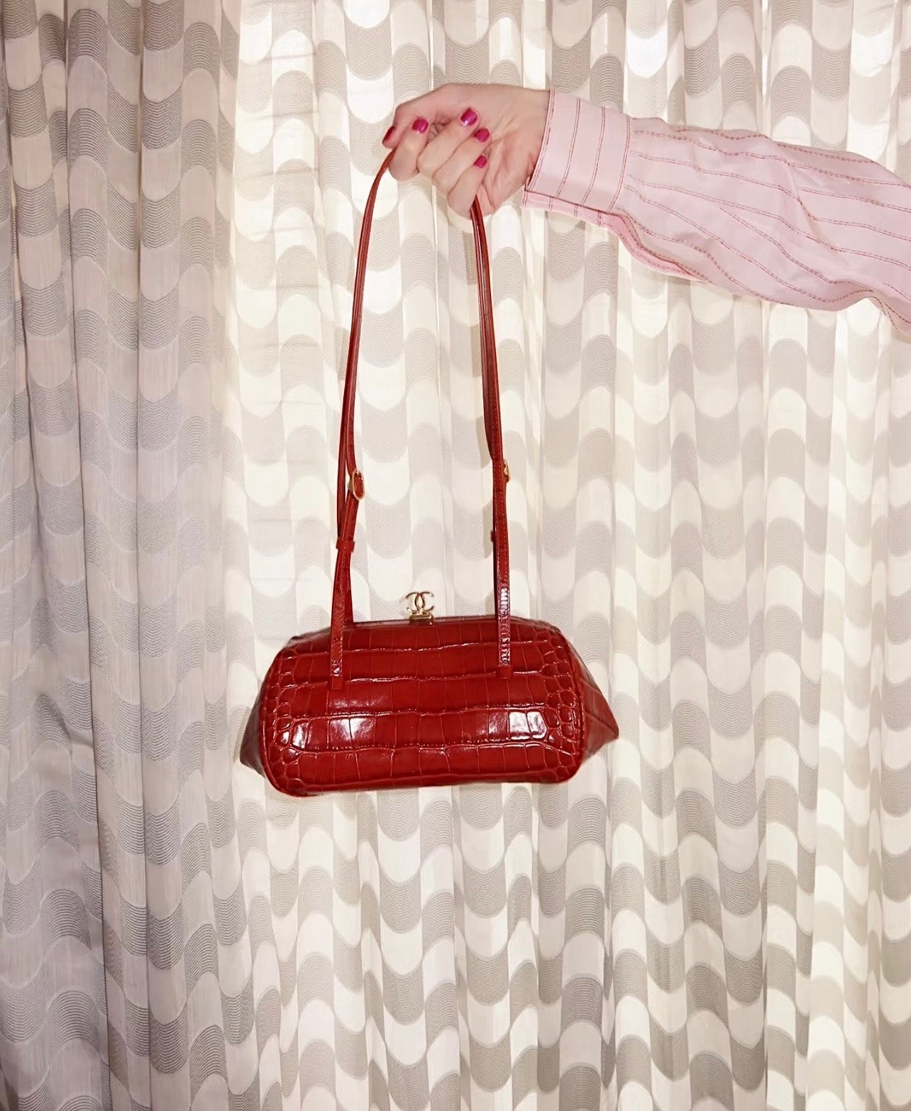 CC 26s Métiers d'Art Clutch With Chain Red Brown Crocodile-Embossed Leather