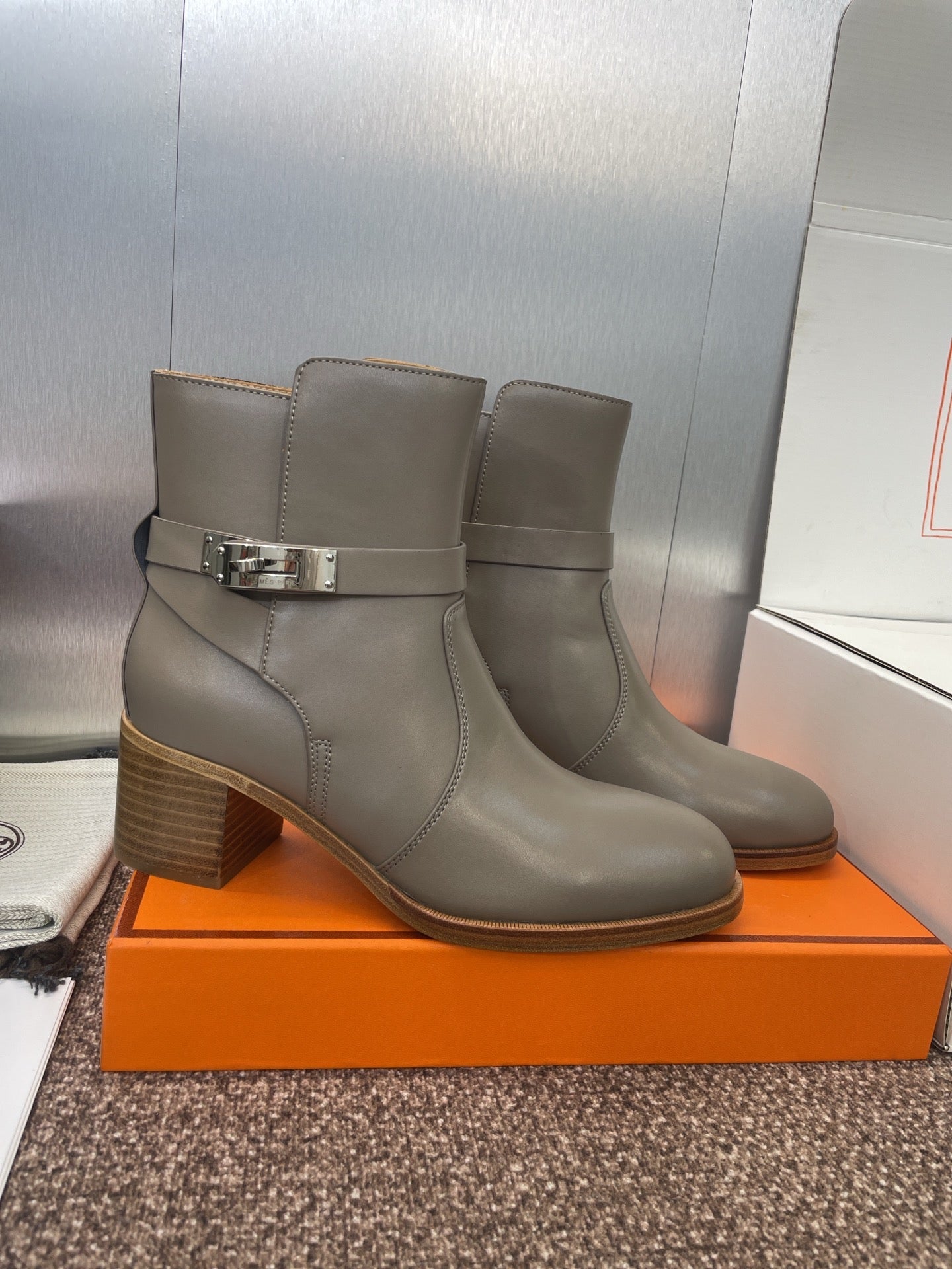 HM 25 Jill Ankle Boot Gray Calfskin 508491