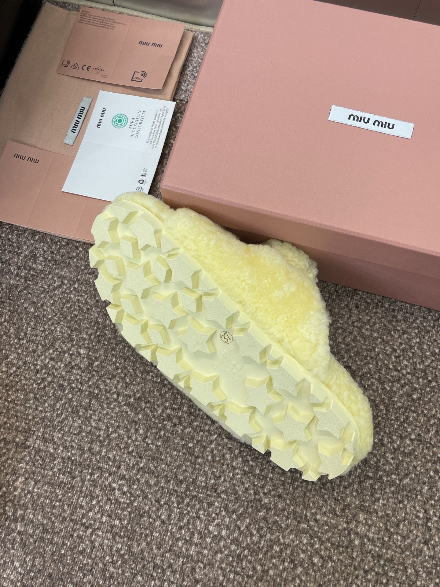 Miu Velcro Slippers Lemon Yellow Lambswool 508824