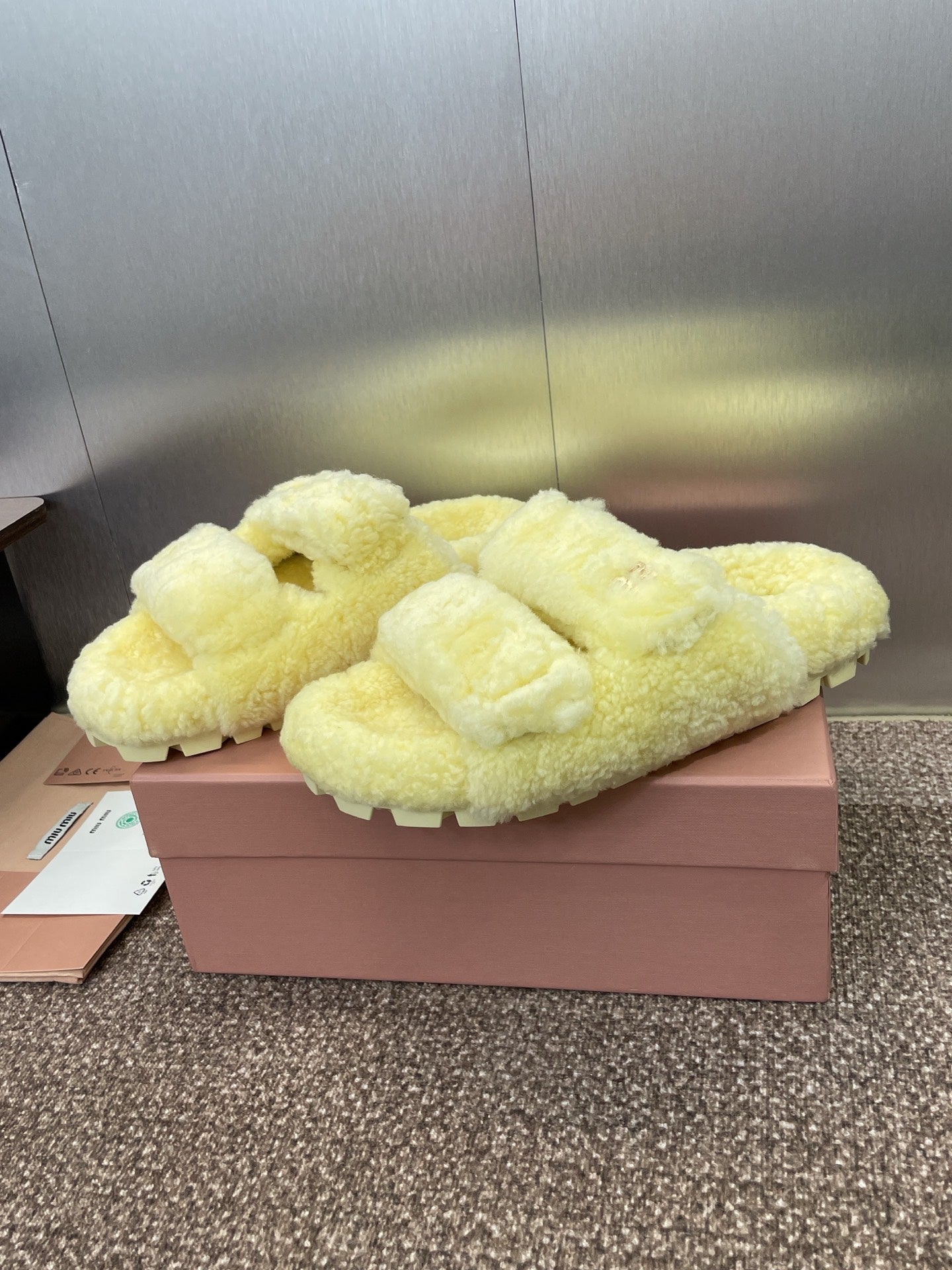 Miu Velcro Slippers Lemon Yellow Lambswool 508824