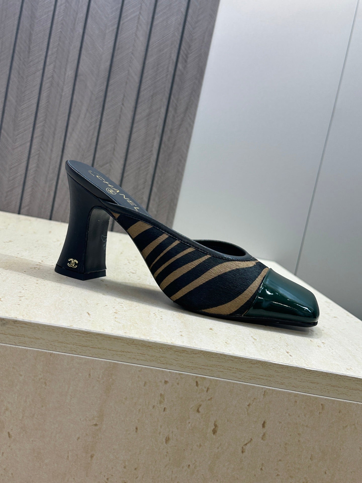 CC Square Toe Color-Blocked Mule 9cm Teal Green Horsehair Patent Leather 830460