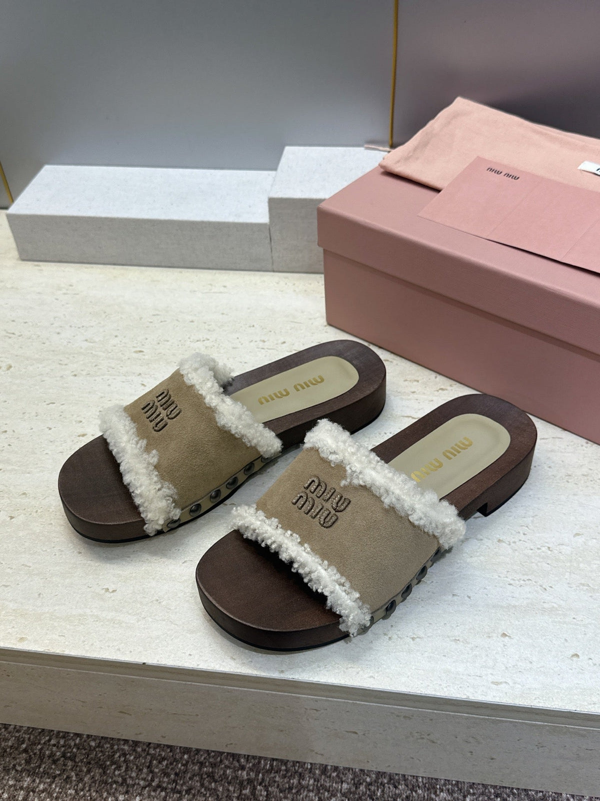 Miu Miu Clog Sandals Beige Suede Fur 118381