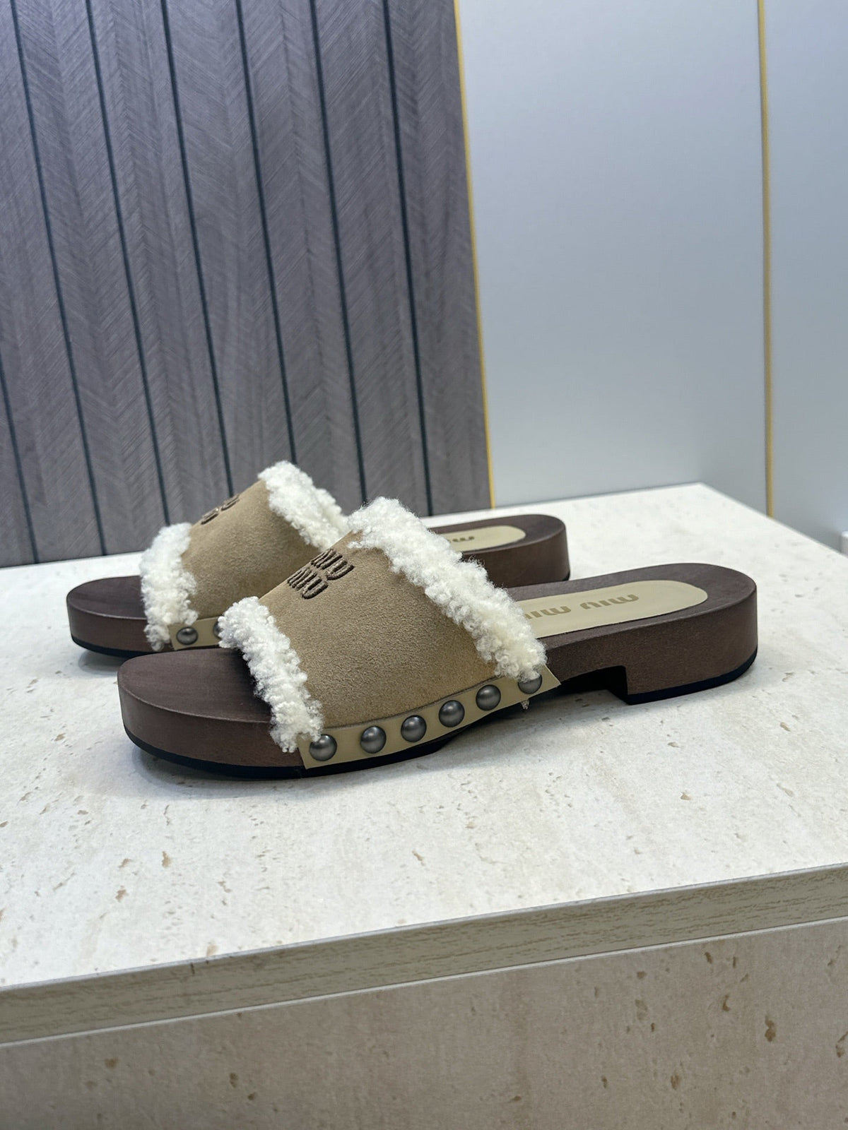 Miu Miu Clog Sandals Beige Suede Fur 118381