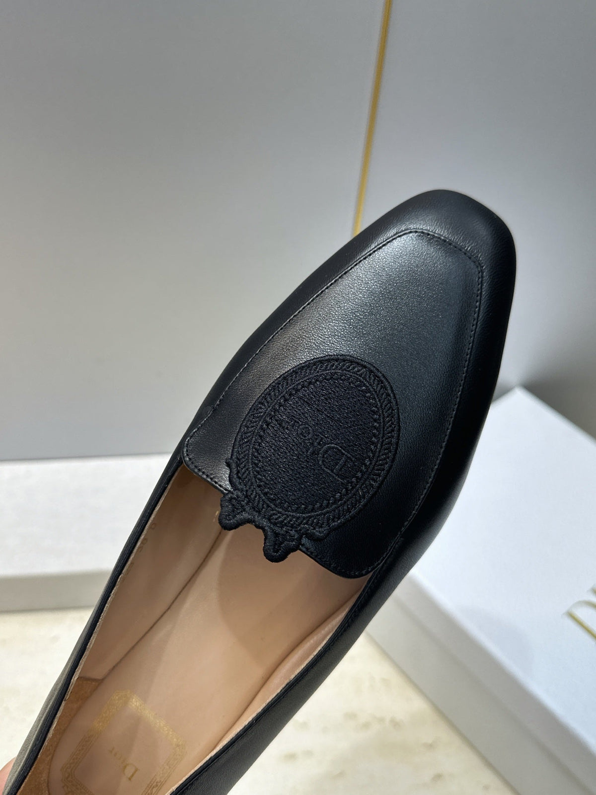 CD 26s Médaillon Loafers Black Leather 118457