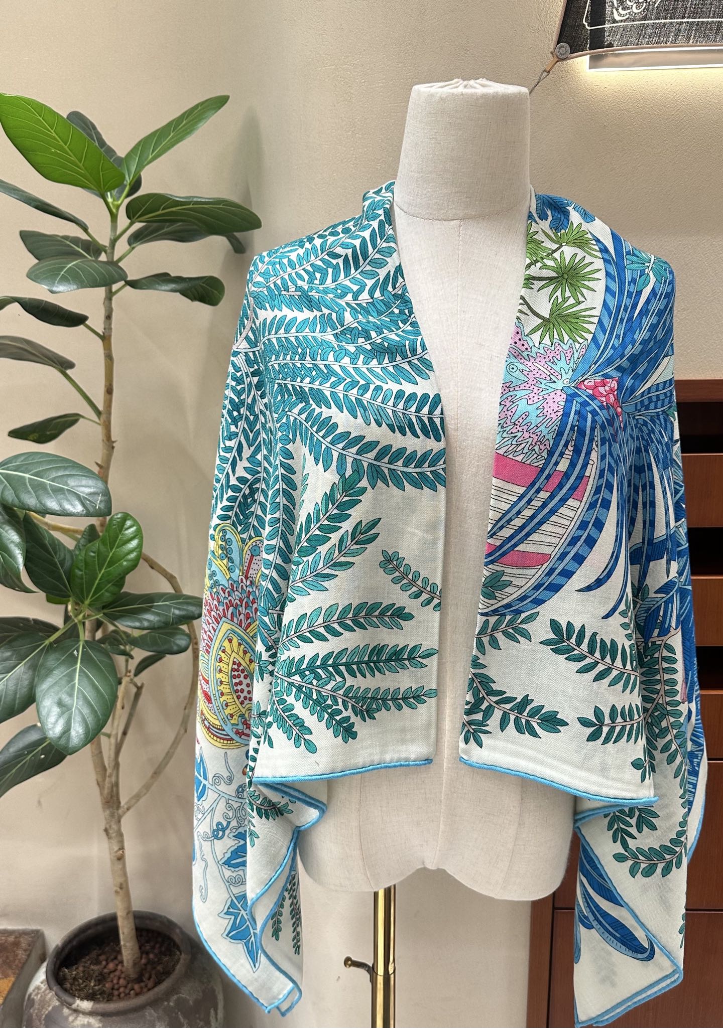 HM 26s Scarf 140 In Cashmere And Silk 216070