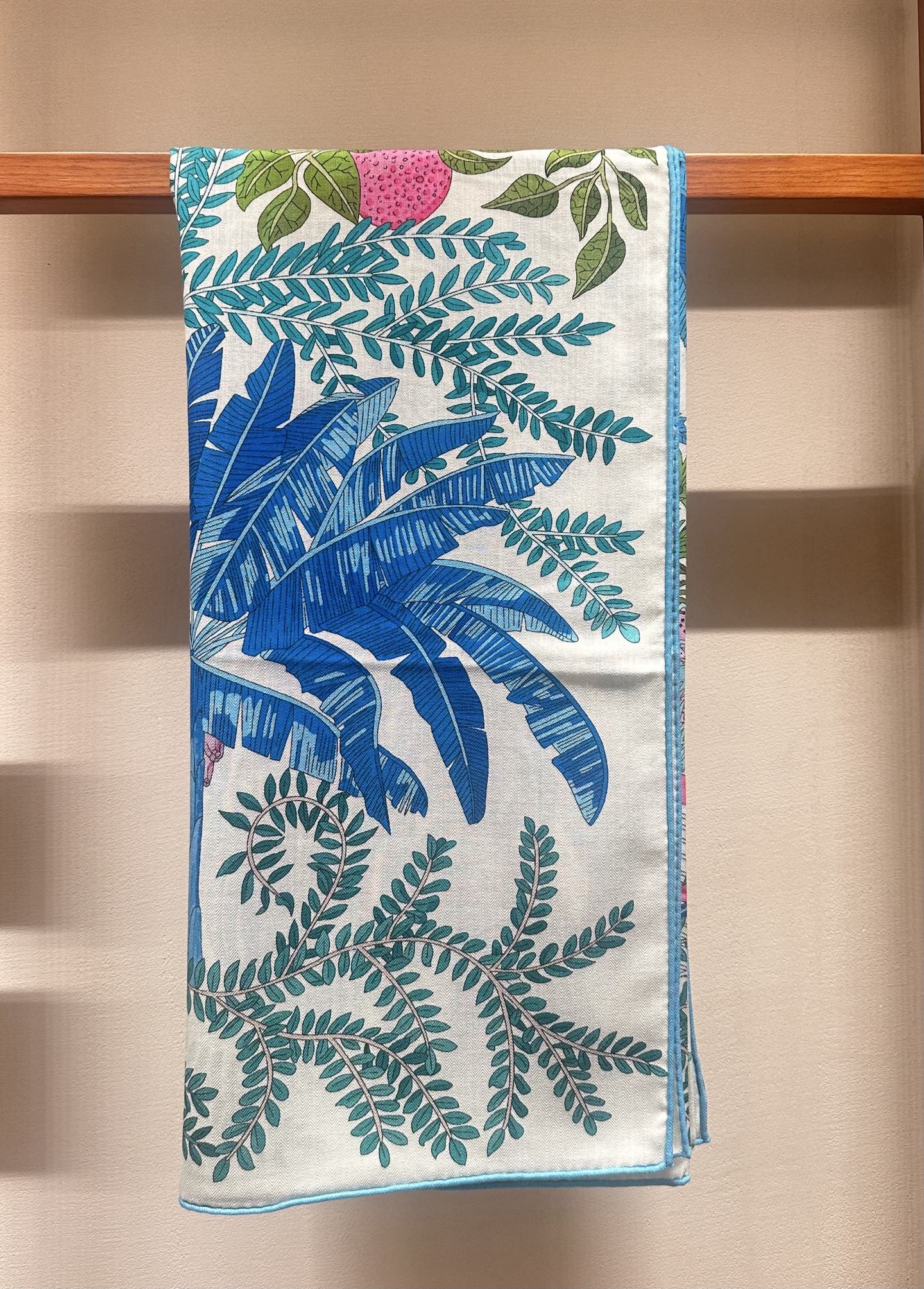 HM 26s Scarf 140 In Cashmere And Silk 216070