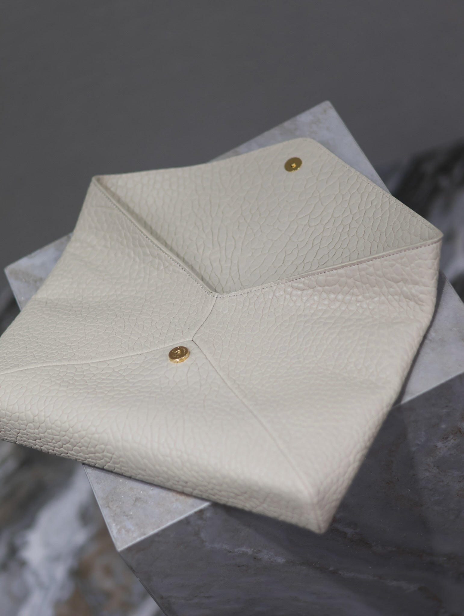 YSL WHITE LAMBSKIN CLUTCH 225388