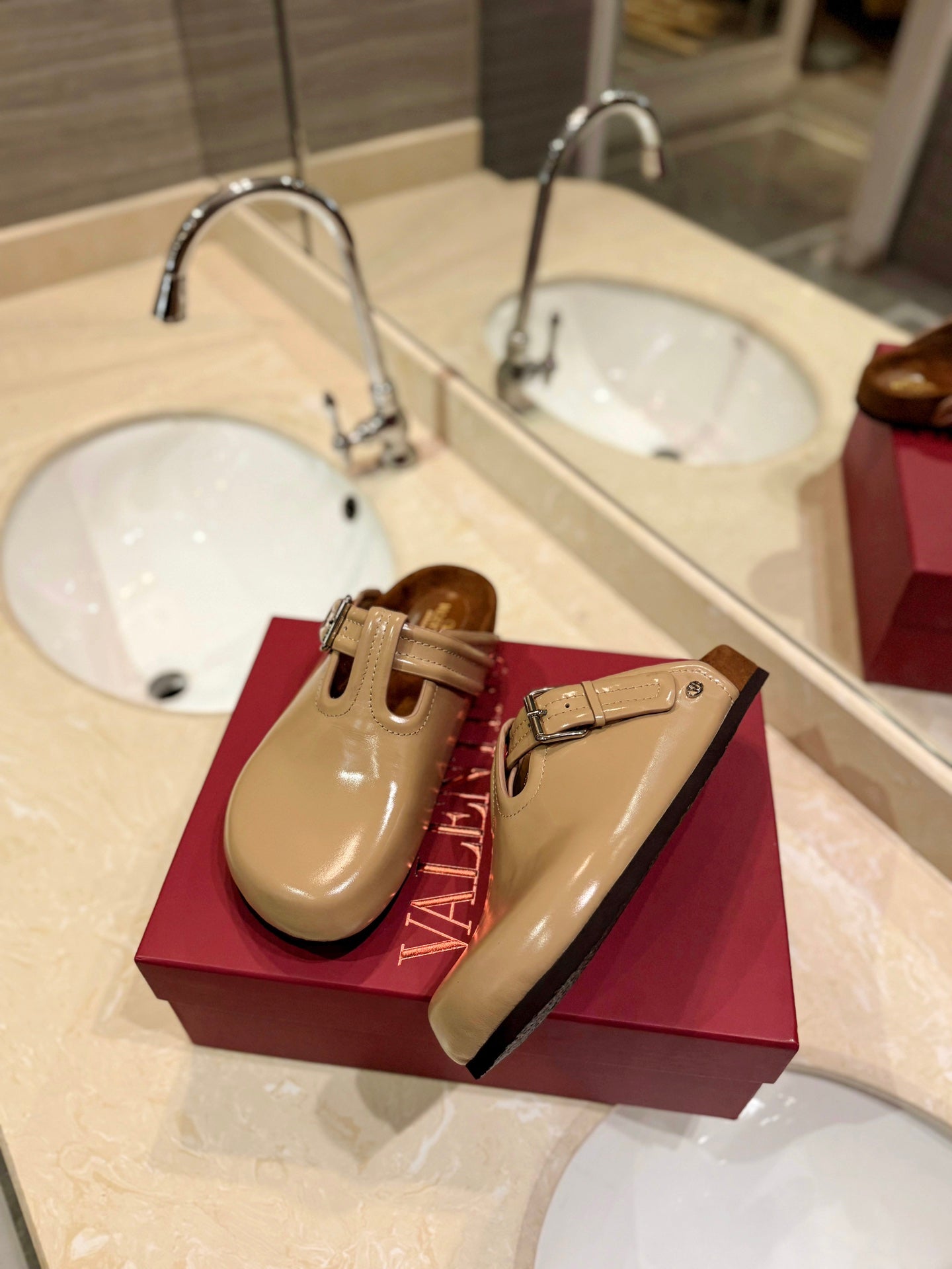 Valentino Fussfriend Camel Brown Patent Calfskin Leather Sabot