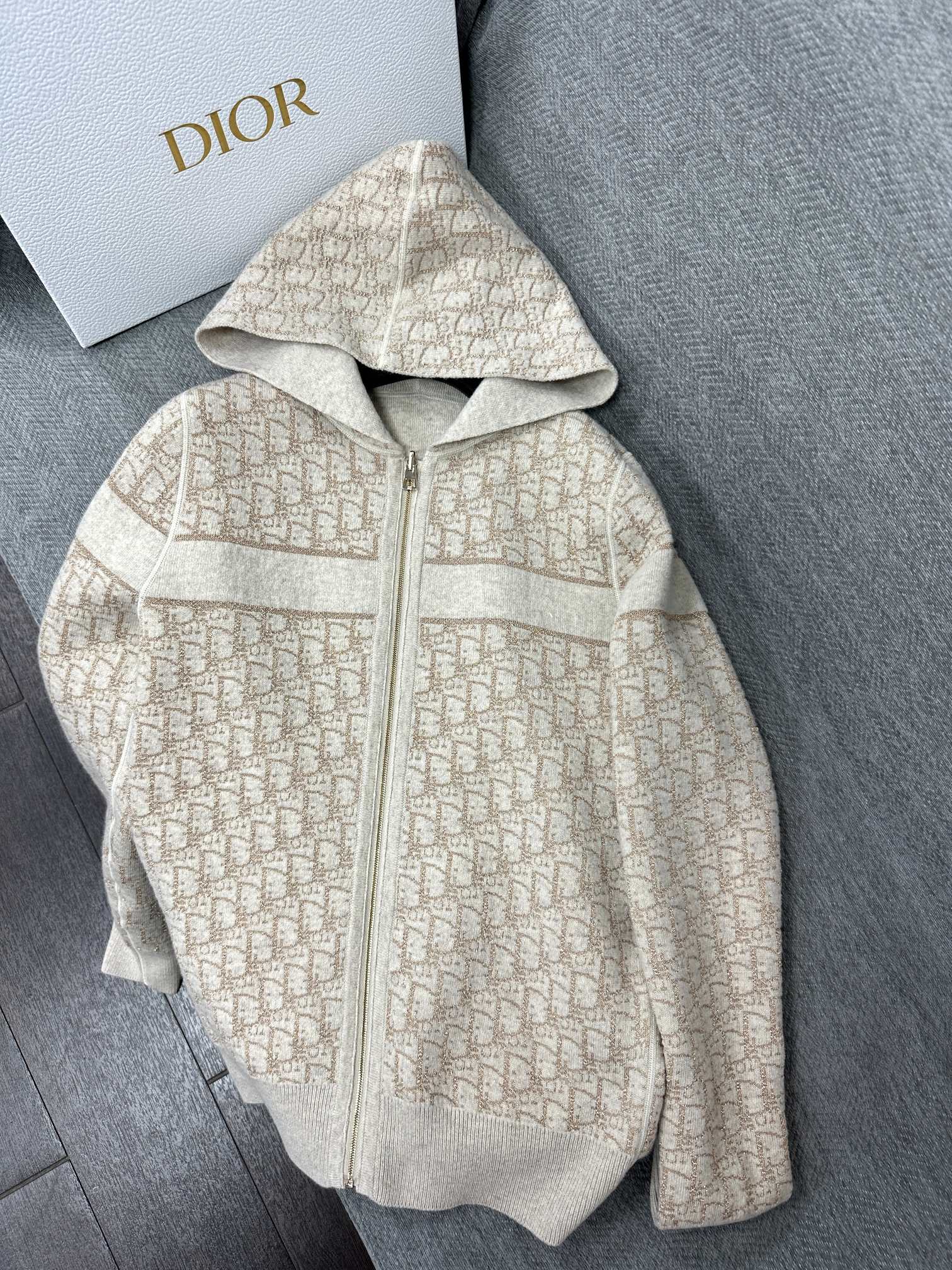CD Reversible Zipped Cardigan with Hood Grey Cashmere 336827
