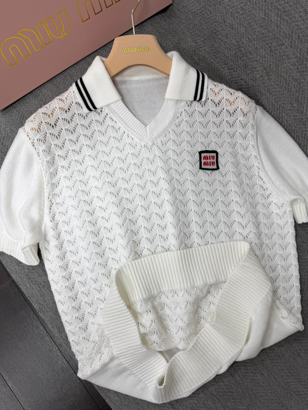 Miu 26s Perforated Collar Short-Sleeve White Cotton 414815