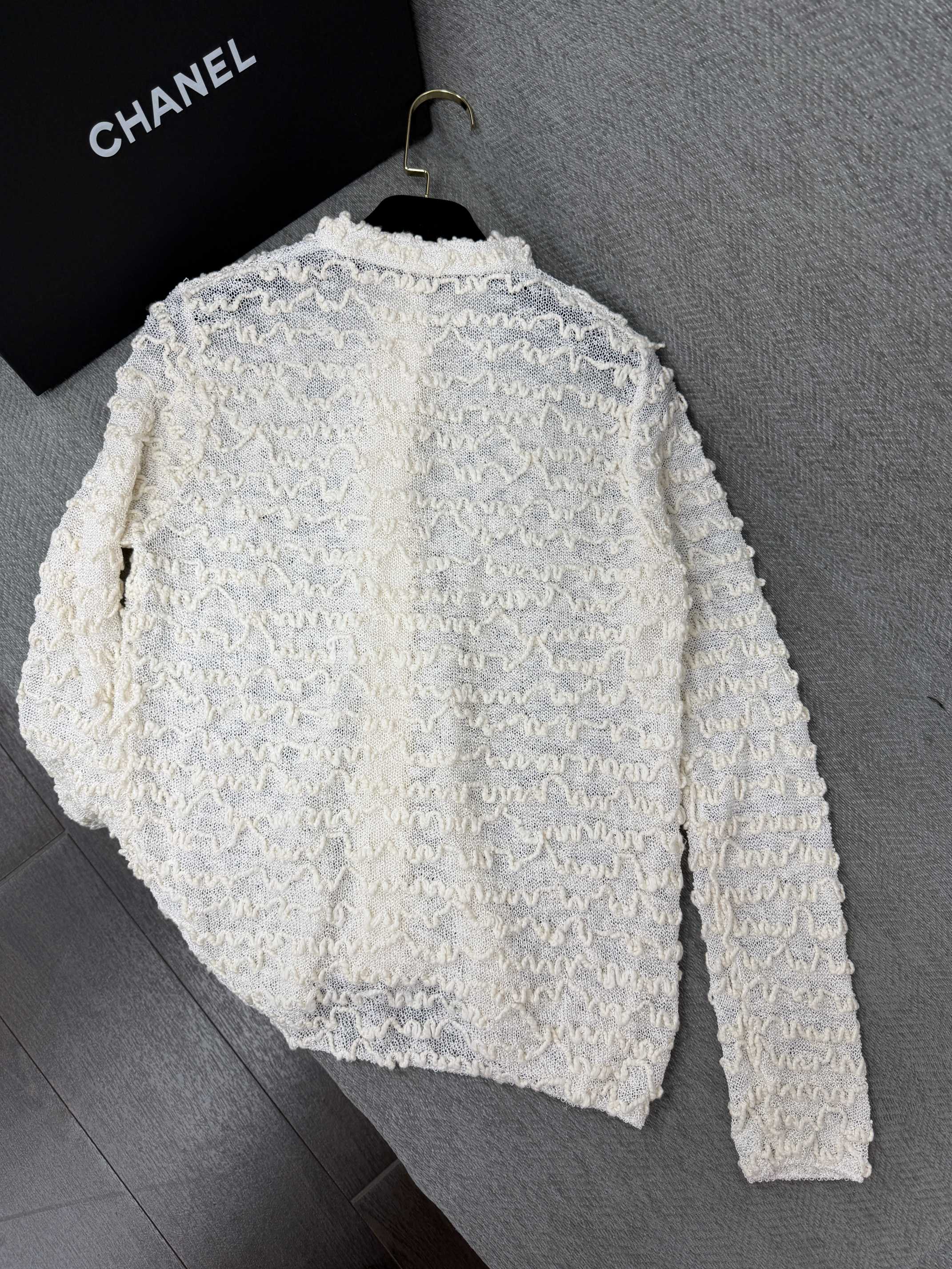 CC 26s Cardigan Textured Knit Pattern White Viscose Silk 414859