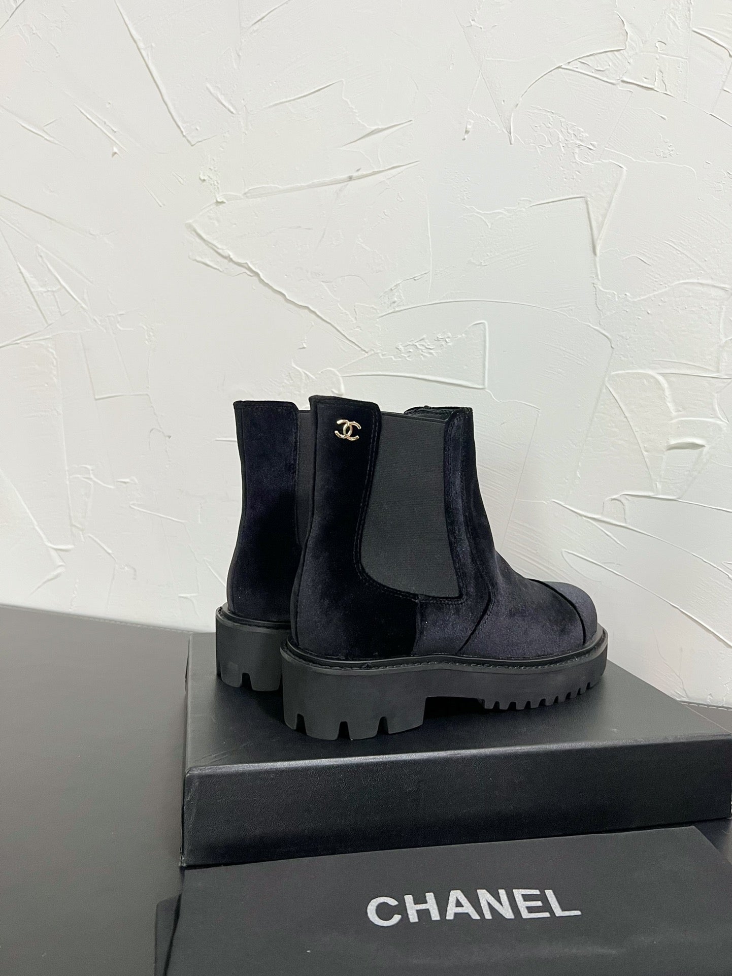 CC Chelsea Ankle Boots In Black Velvet 949686