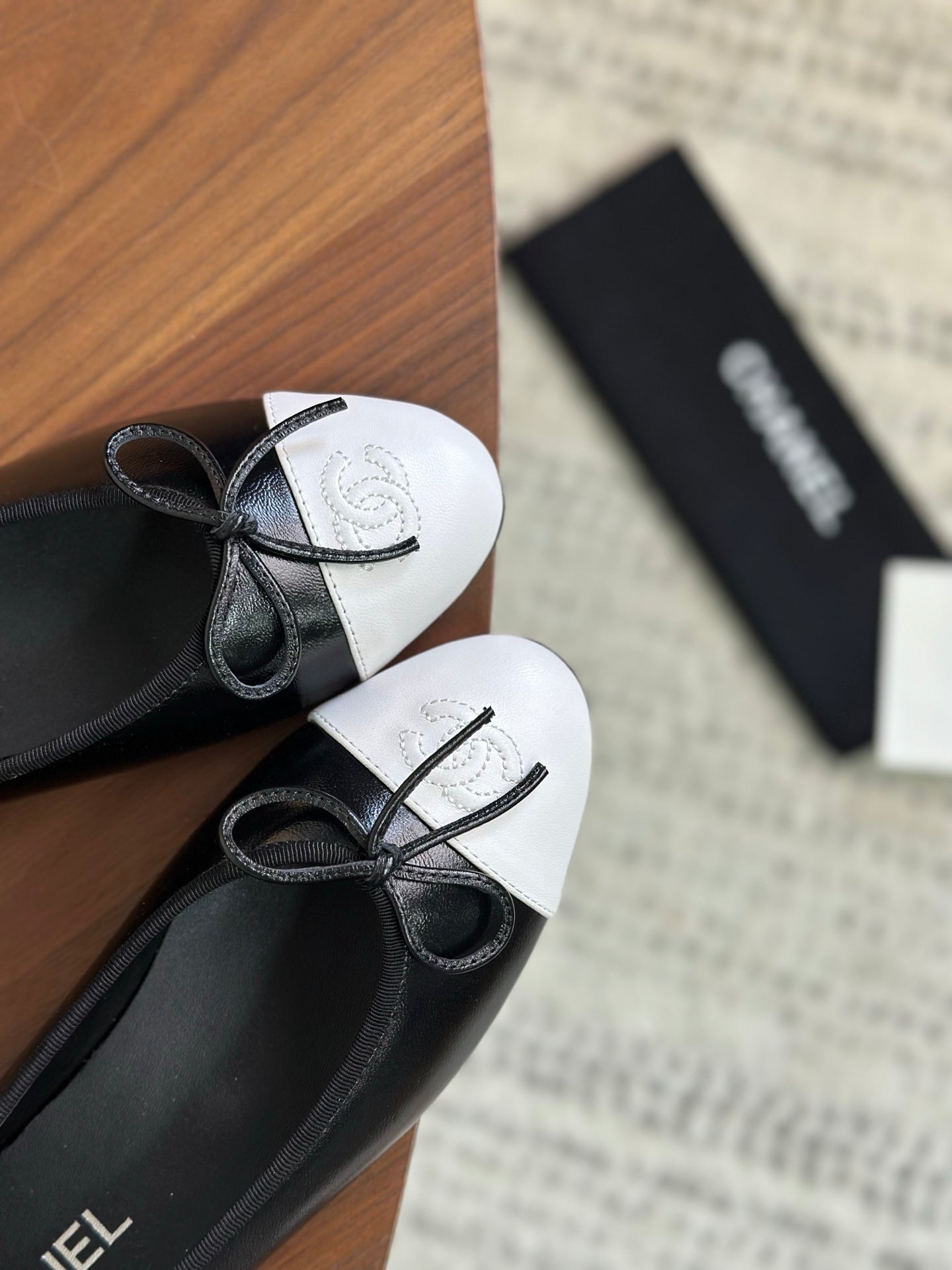 CC 26s Ballet Flat White Black Calfskin 938177