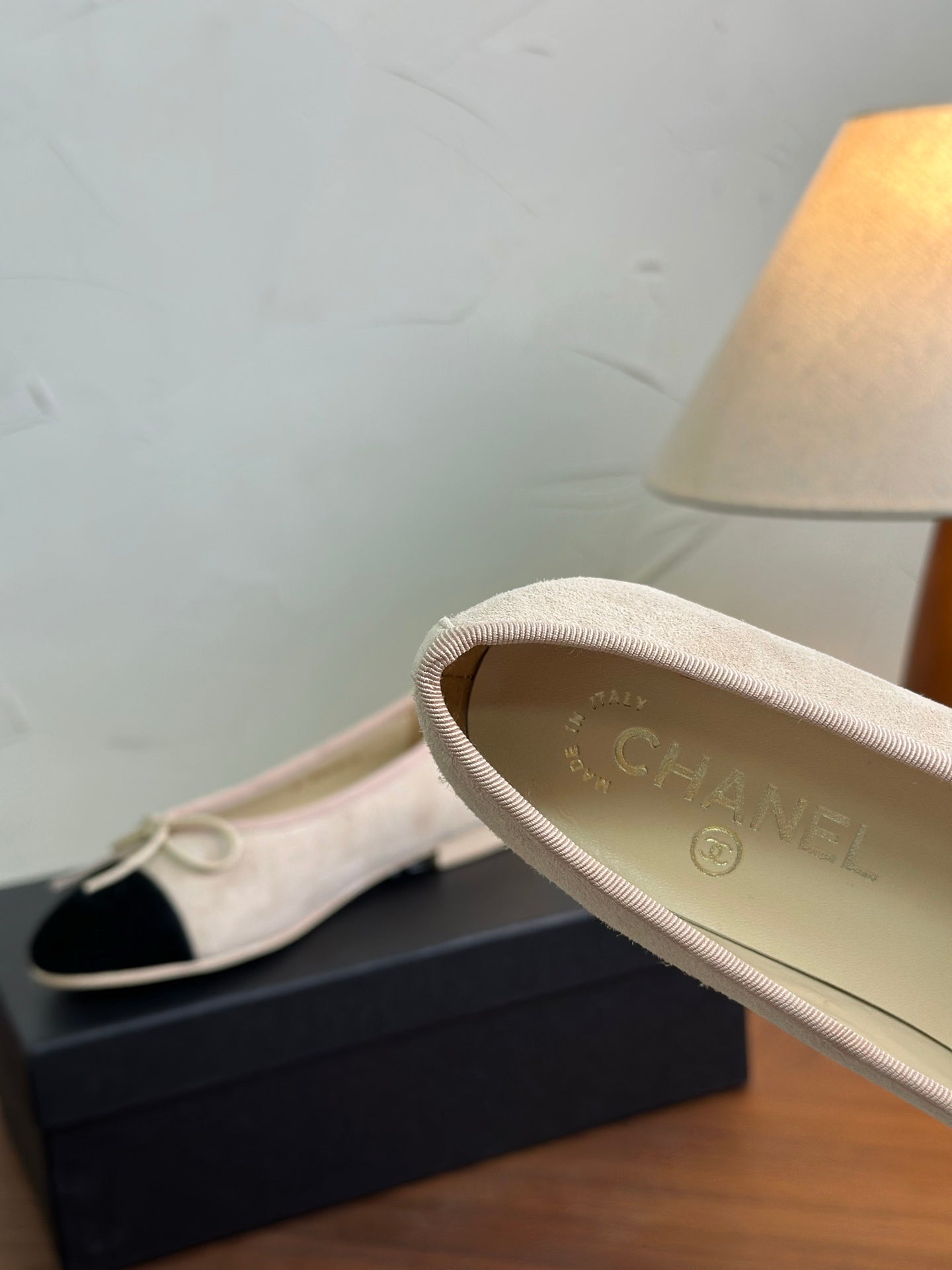 CC 26s Ballet Flat Black Khaki Suede 938185
