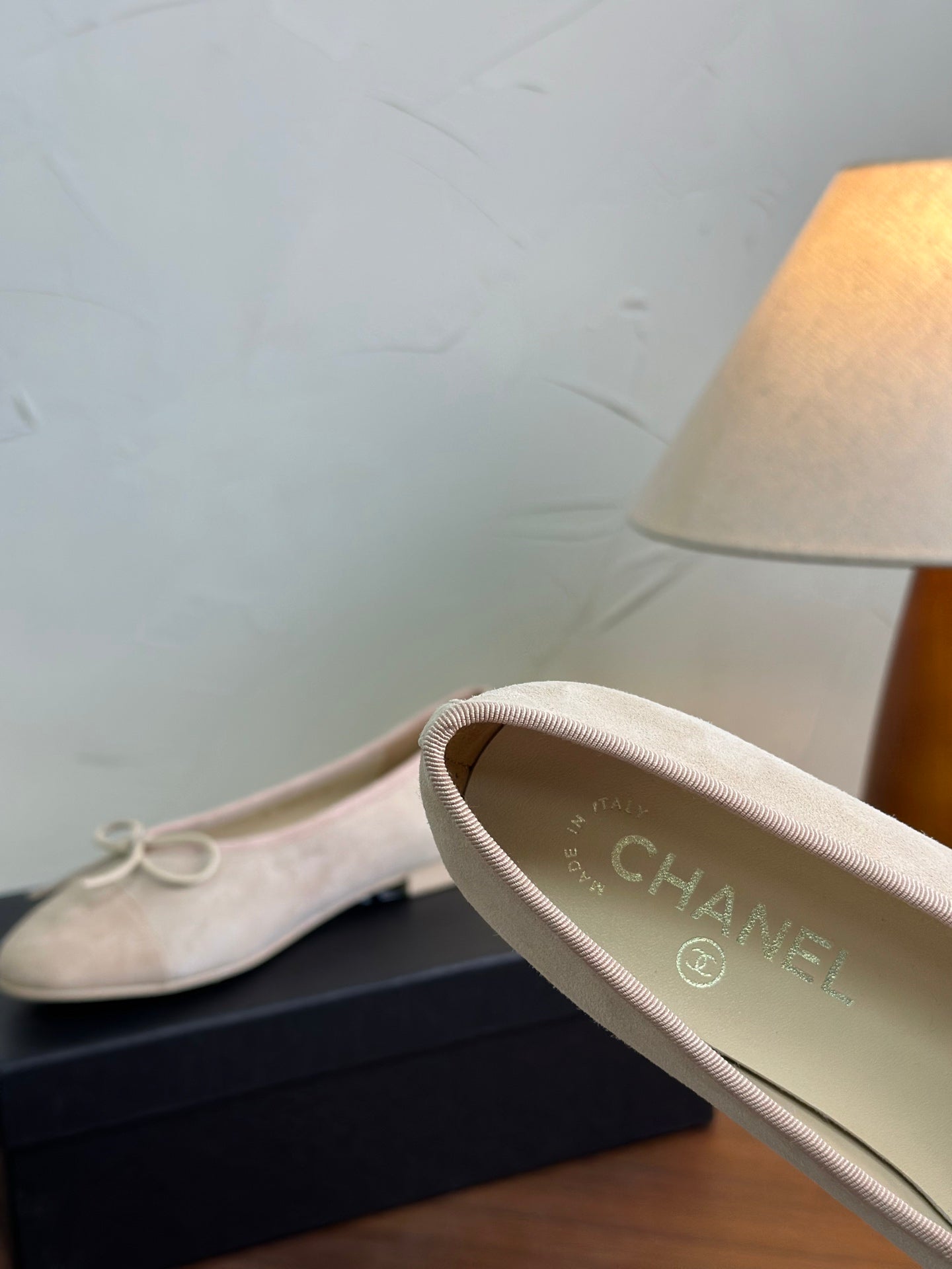 CC 26s Ballet Flat Light Peachy Suede 938185