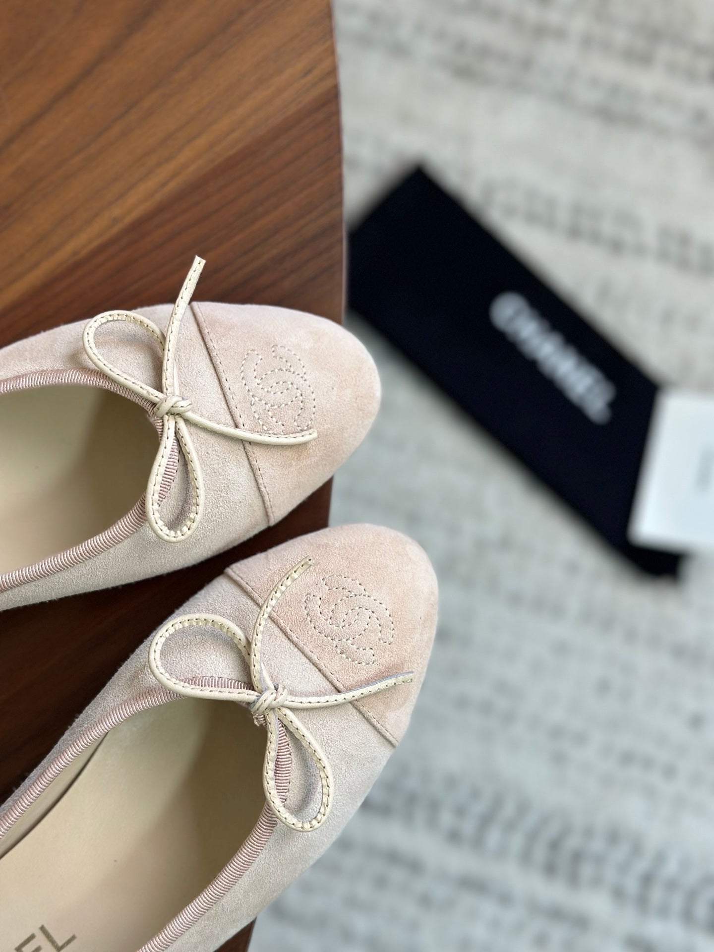 CC 26s Ballet Flat Light Peachy Suede 938185