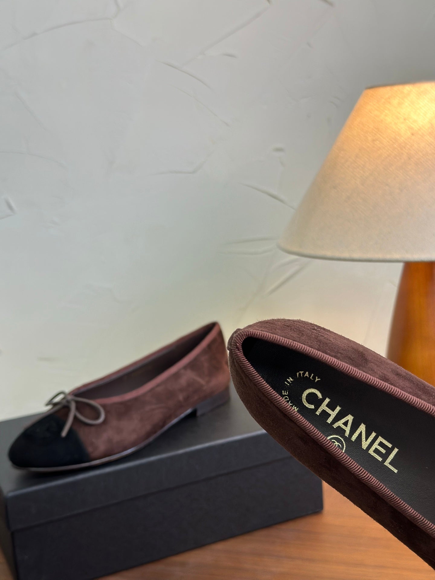 CC 26s Ballet Flat Black Coffee Suede 938189
