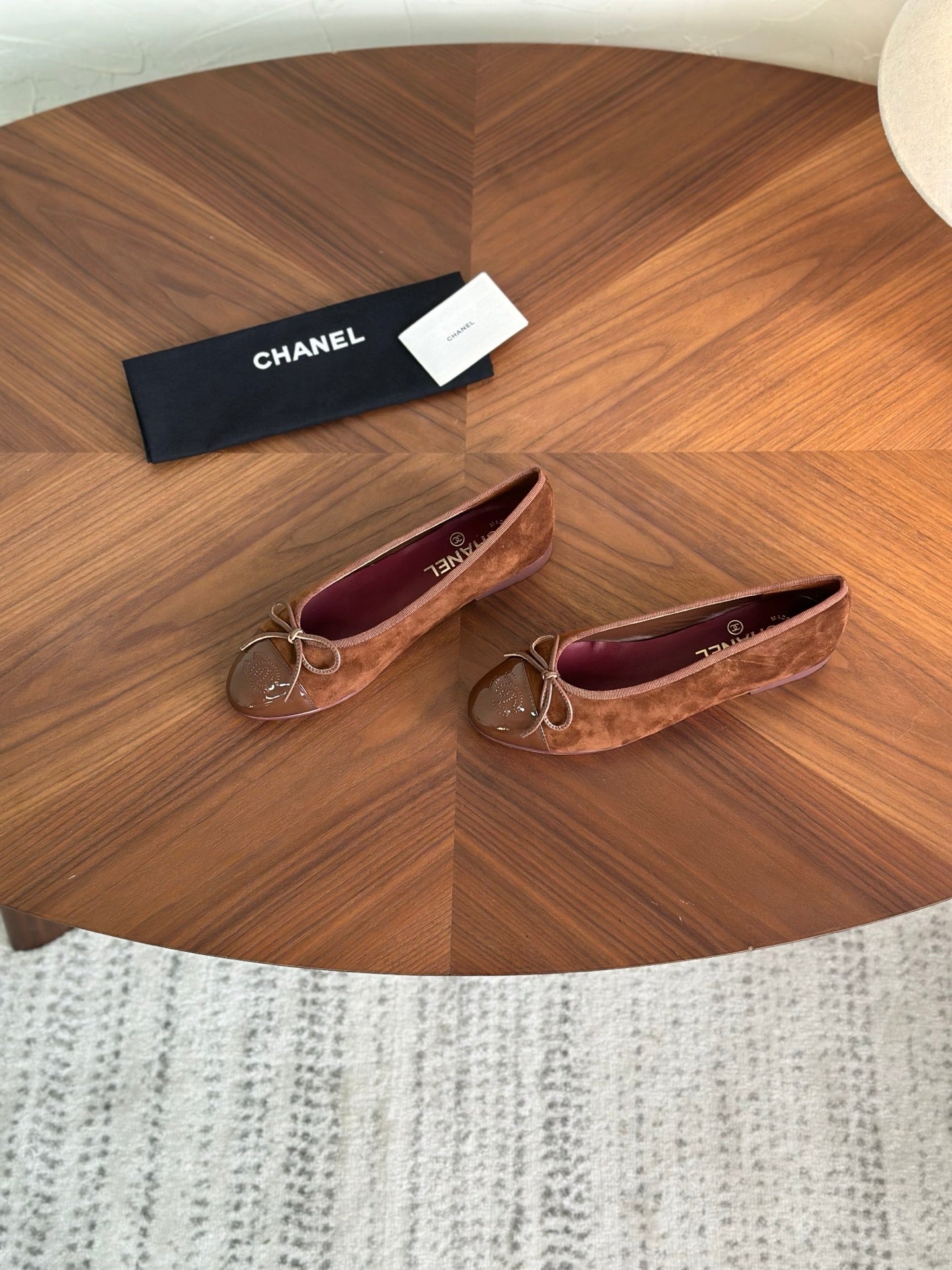 CC 26s Ballet Flat Coffee Suede Glossy Leather 938104