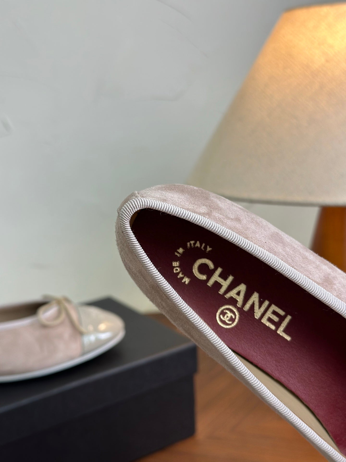 CC 26s Ballet Flat Grey Suede Glossy Leather 938105