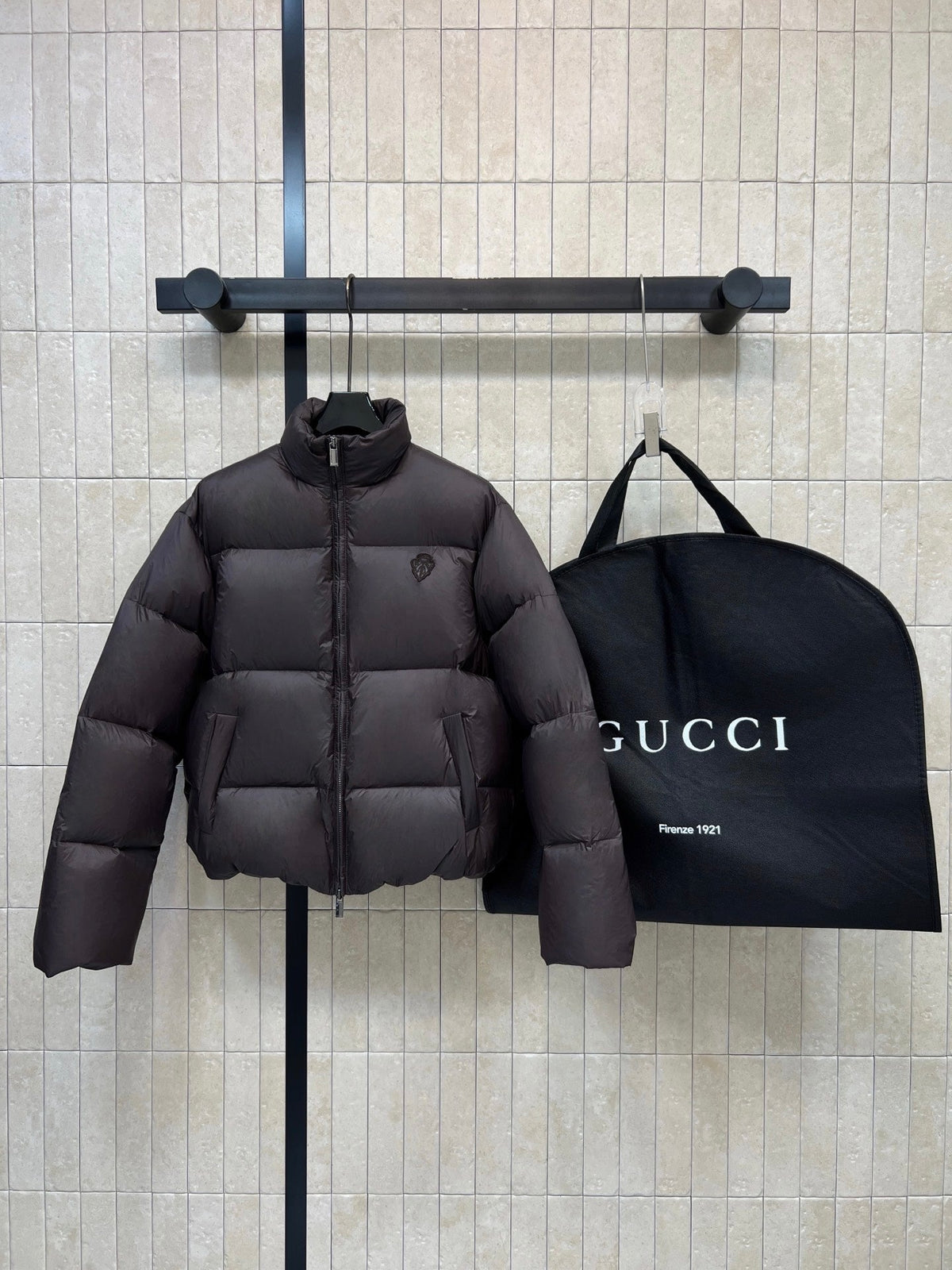 Gucci 26s Interlocking G Cropped Down Jacket Brown Polyester 450306