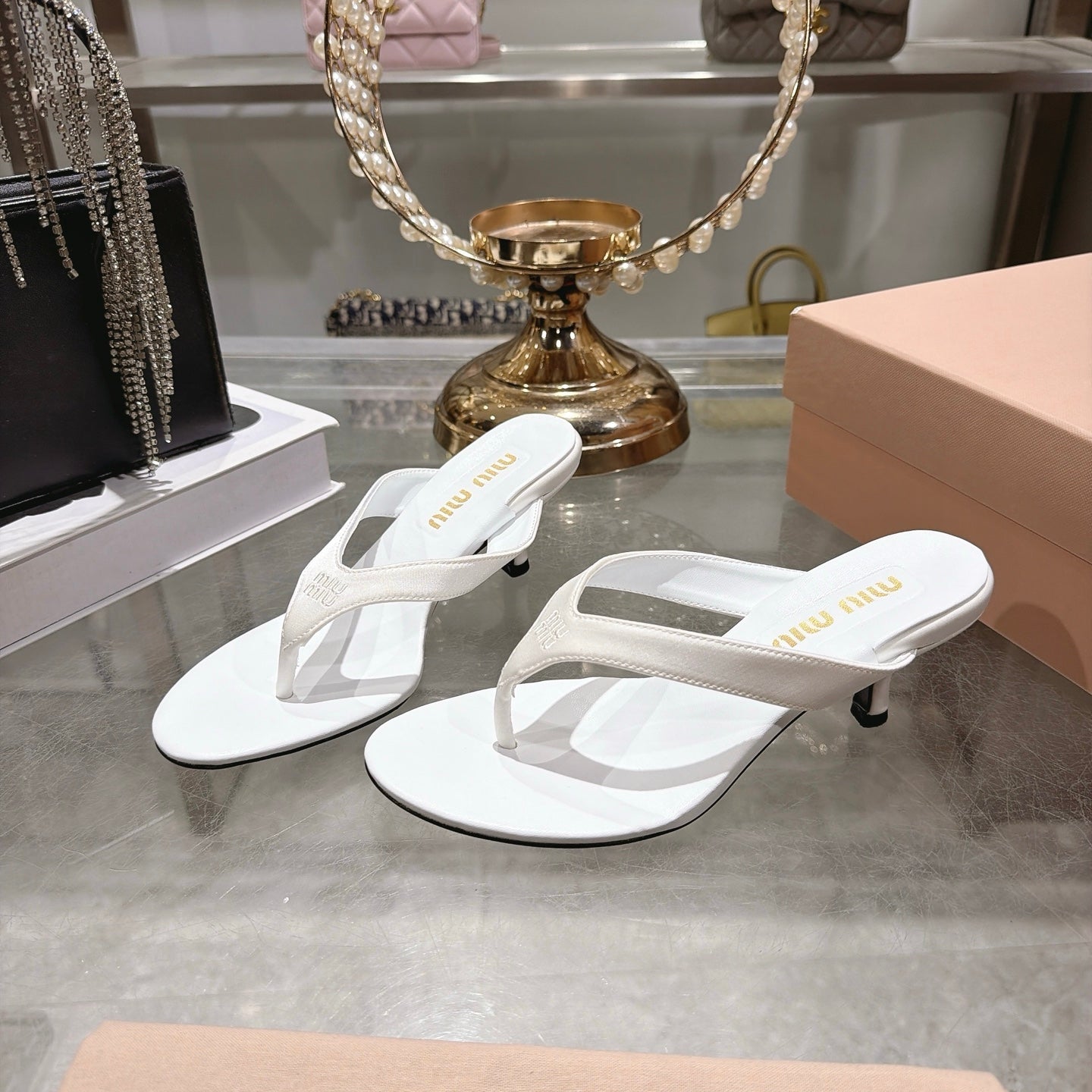 Miu 26s Thong Sandal 6.5cm White Satin Leather 951524