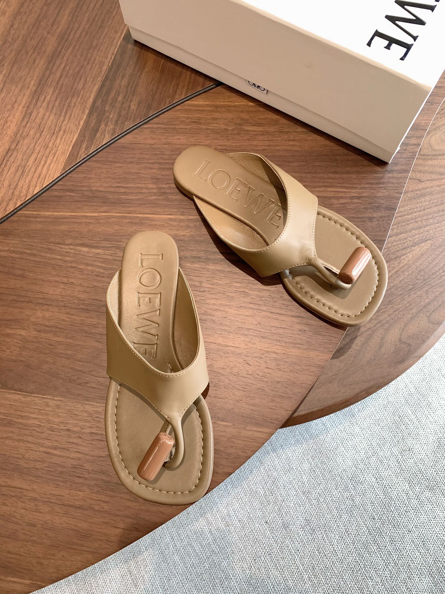 Loewe Toggle Sandals Beige Leather 878018
