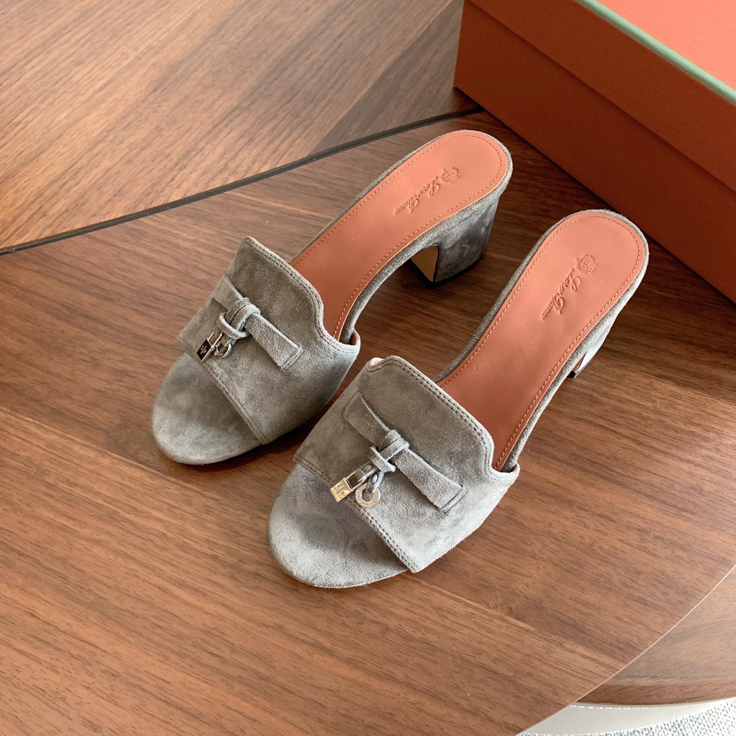LP 26s Summer Mule Heels 60mm In Grey Suede Gold Hardware