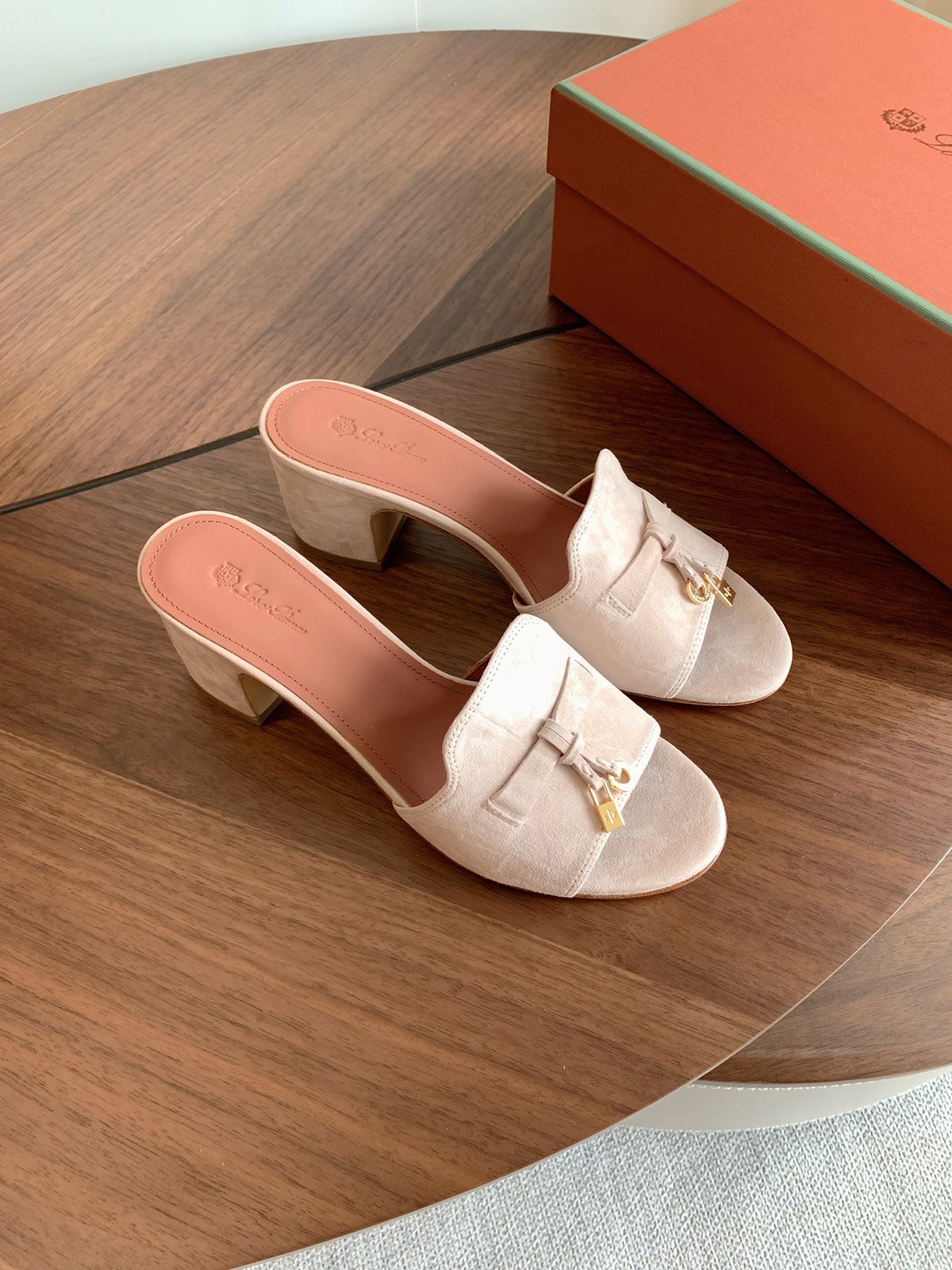 LP 26s Summer Mule Heels 60mm In Light Beige Suede Gold Hardware