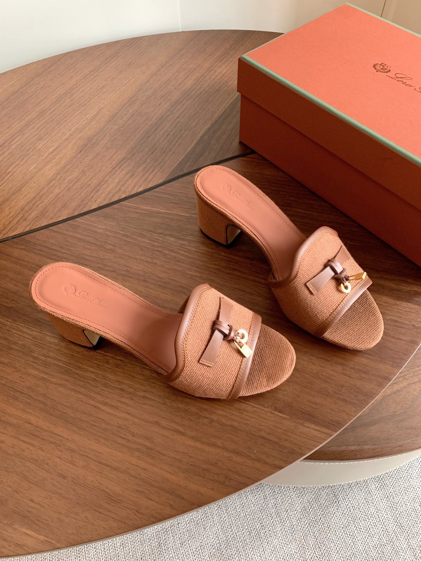 LP 26s Summer Mule Heels 60mm In Dusty Rose Brown Canvas And Calfskin