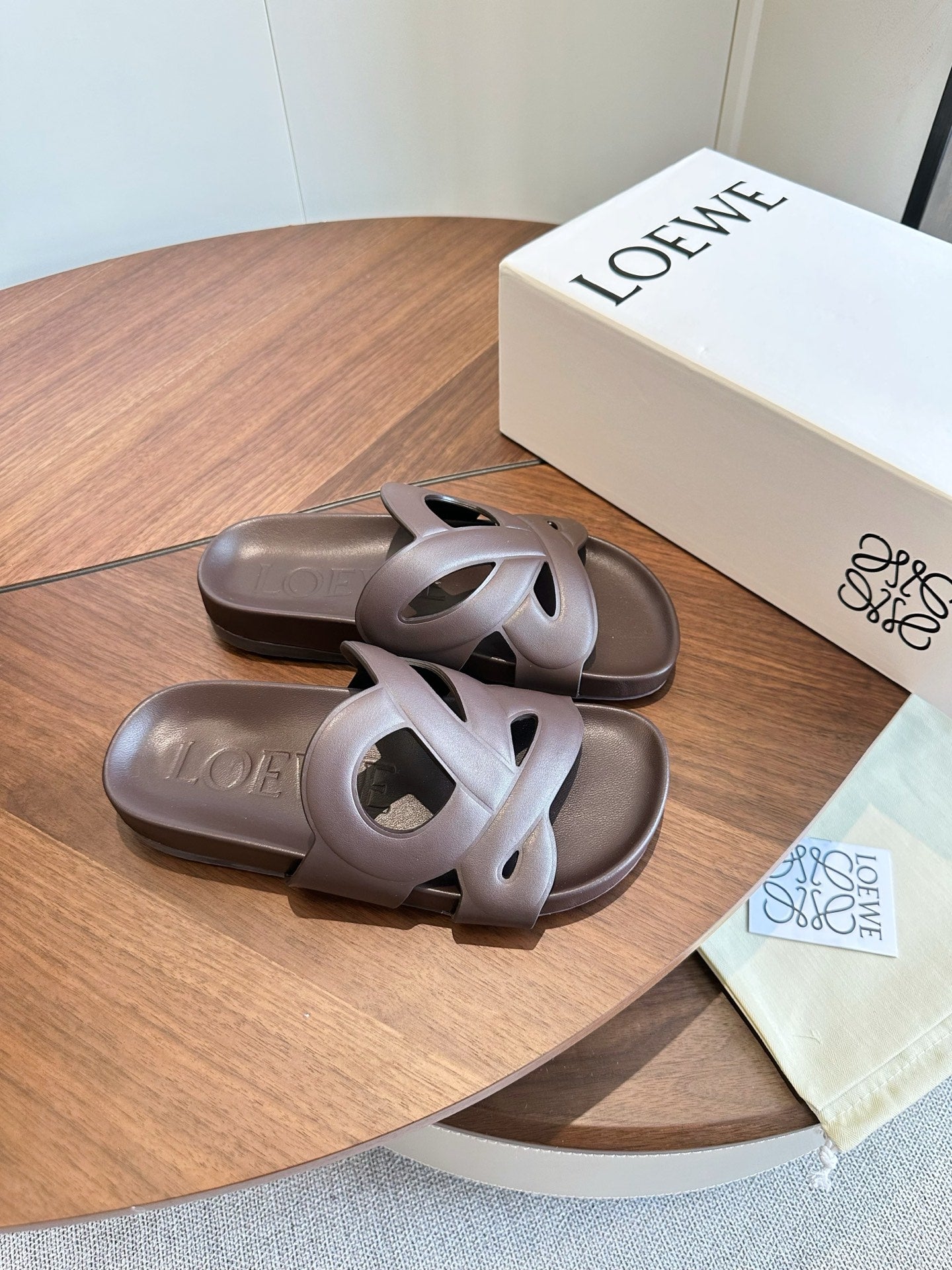 Loewe Ease Slide Coffee Leather 878033
