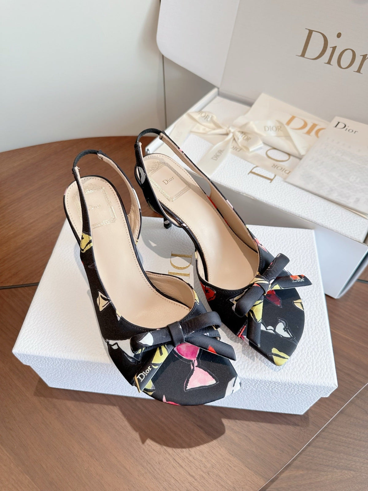 CD 26s J'Adior Slingback Sandals Black Multicolor Bow Print Grosgrain 150509