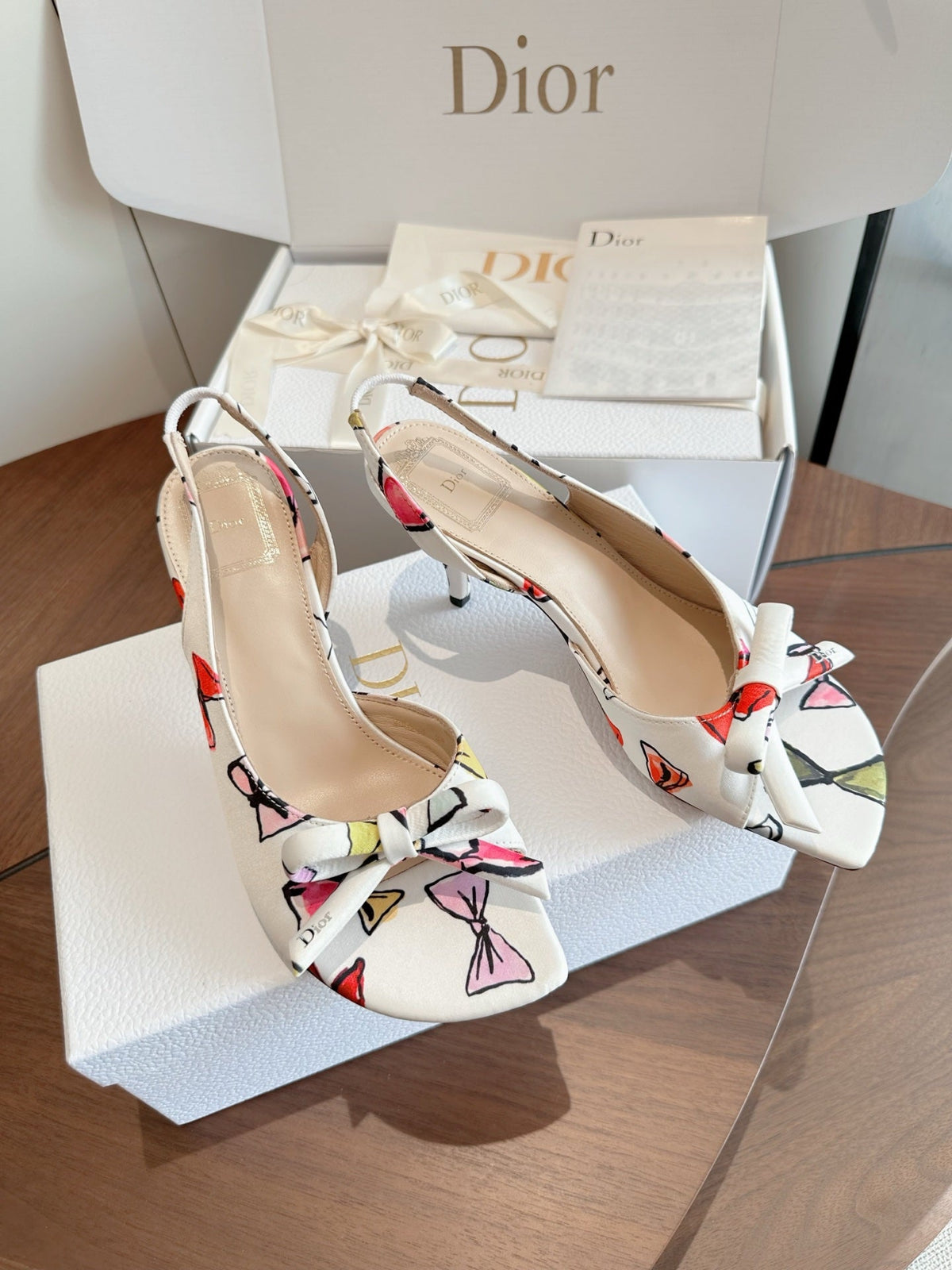 CD 26s J'Adior Slingback Sandals White Multicolor Bow Print Grosgrain 150510