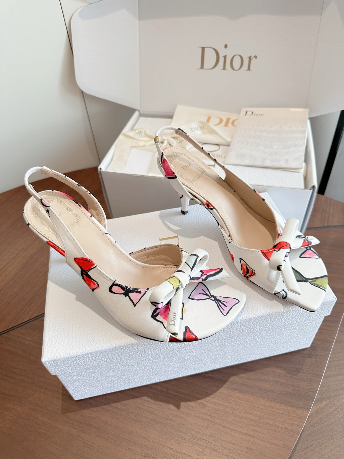 CD 26s J'Adior Slingback Sandals White Multicolor Bow Print Grosgrain 150510