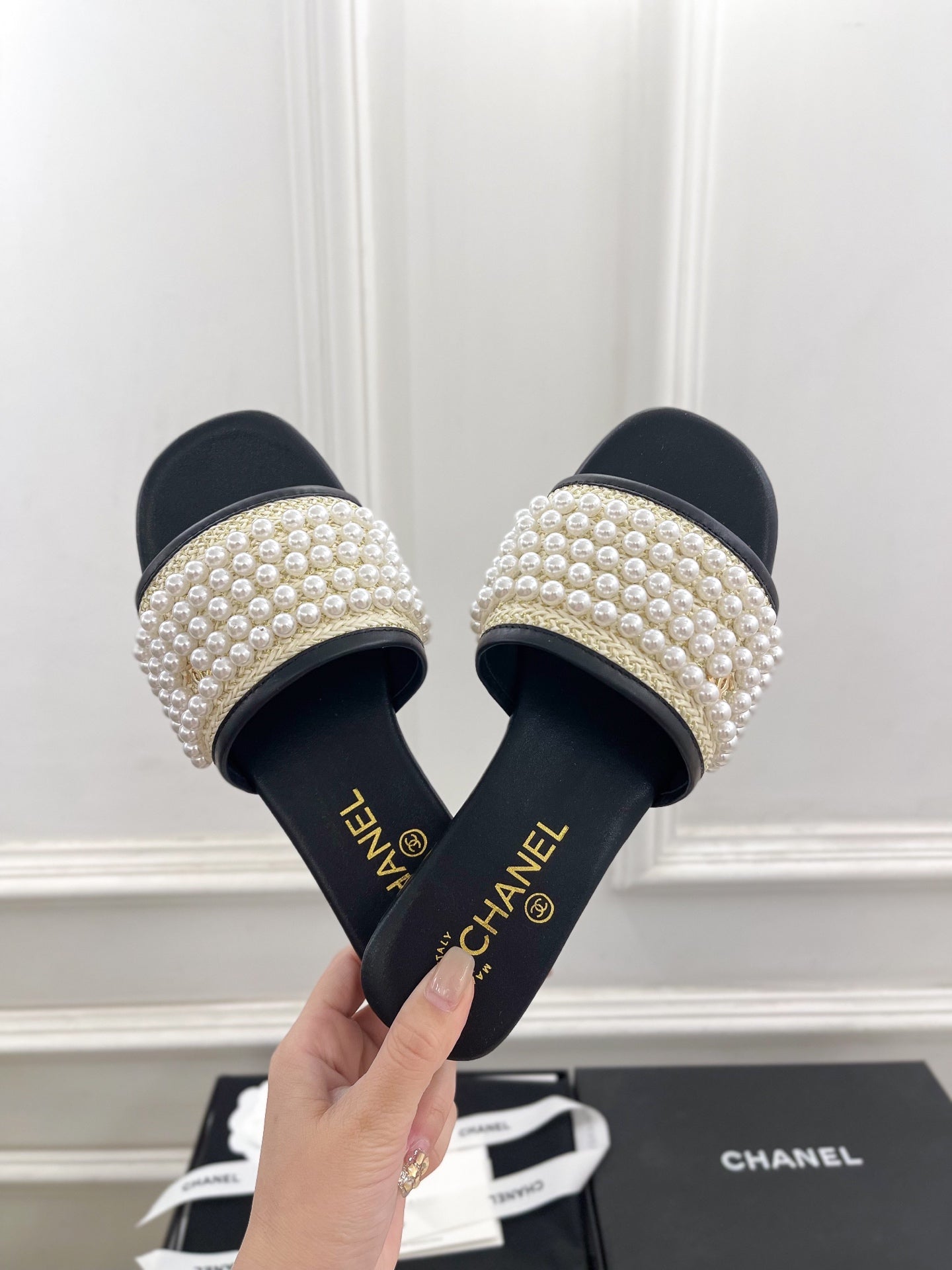 Chanel Flat Sandal In White Mix Black Calfskin