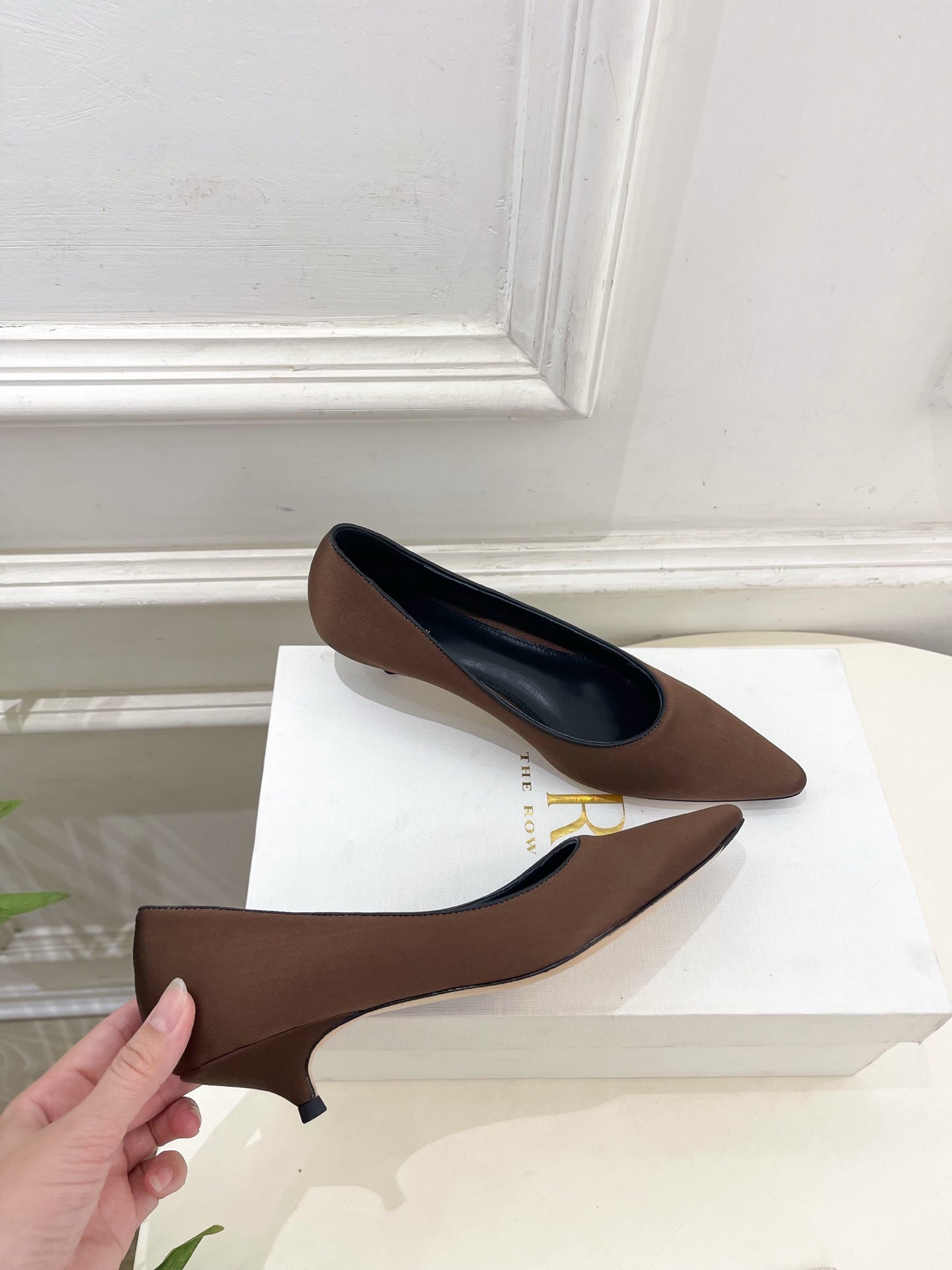 The Row 25ss TR Kitten heel Pointed Toe Shoes 35mm Brown Frabic Sheepskin 425557