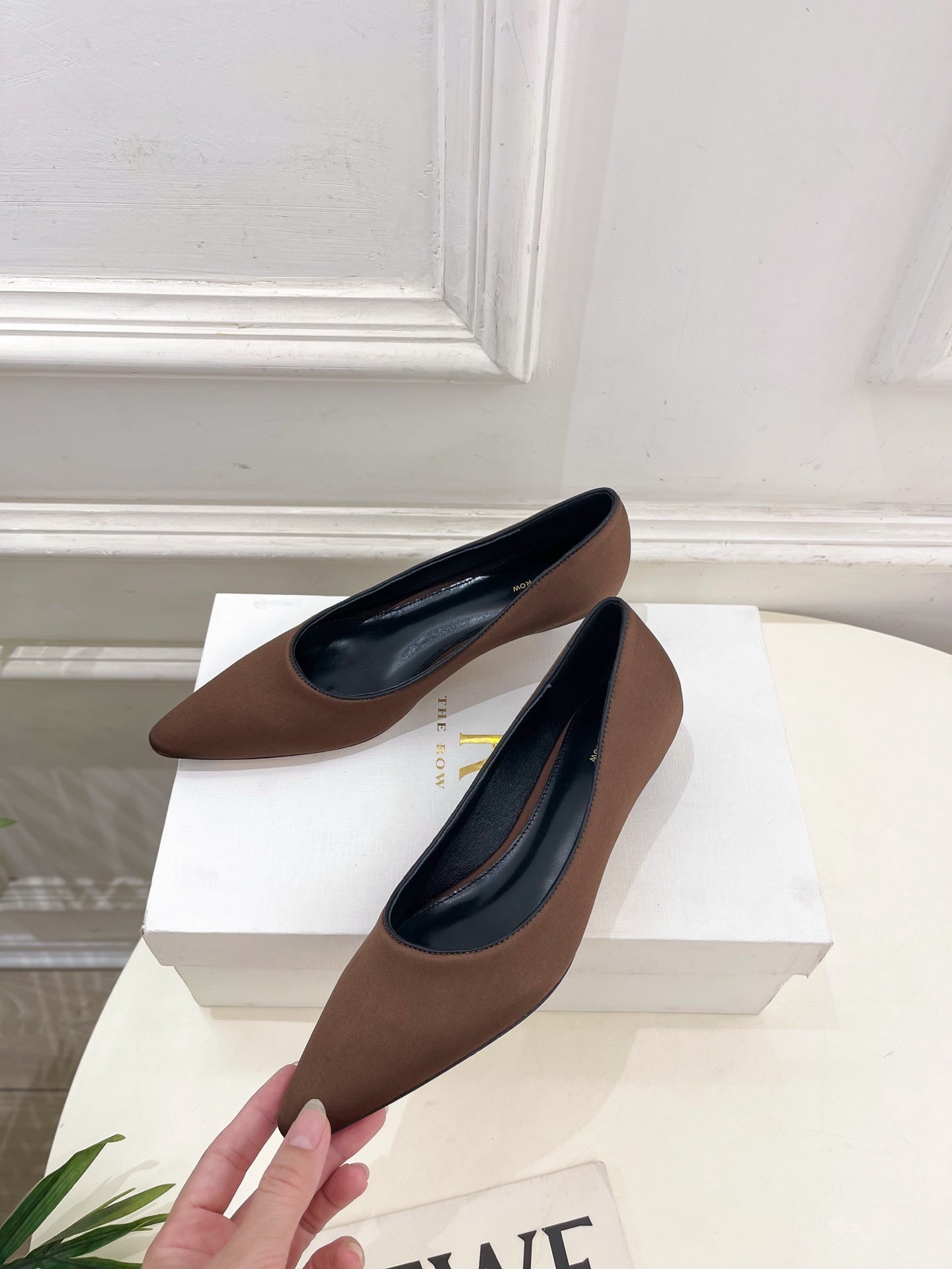 The Row 25ss TR Kitten heel Pointed Toe Shoes 35mm Brown Frabic Sheepskin 425557