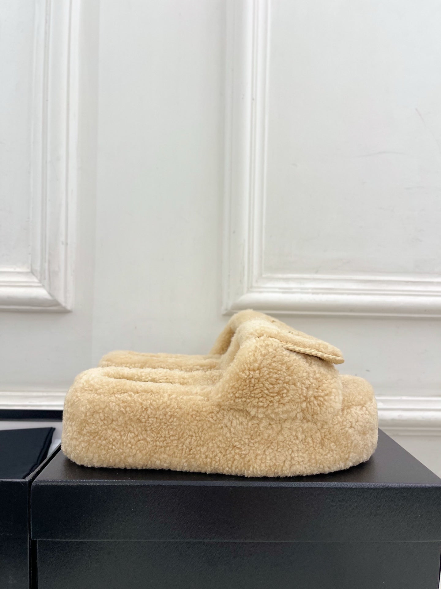 CC 25s Logo Slippers 50mm Beige Wool GHW 435264