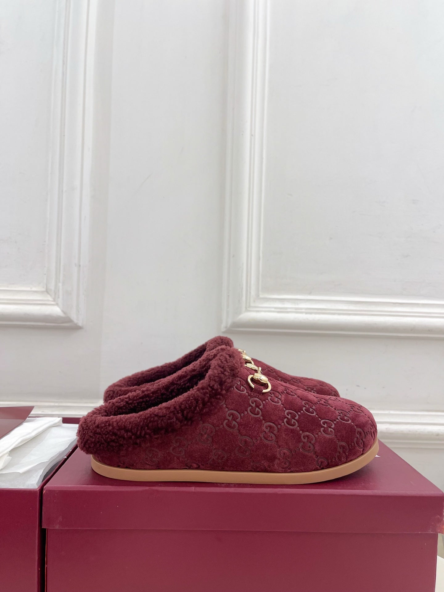 GG Horsebit Embossed Mule Red Suede And Wool 536051