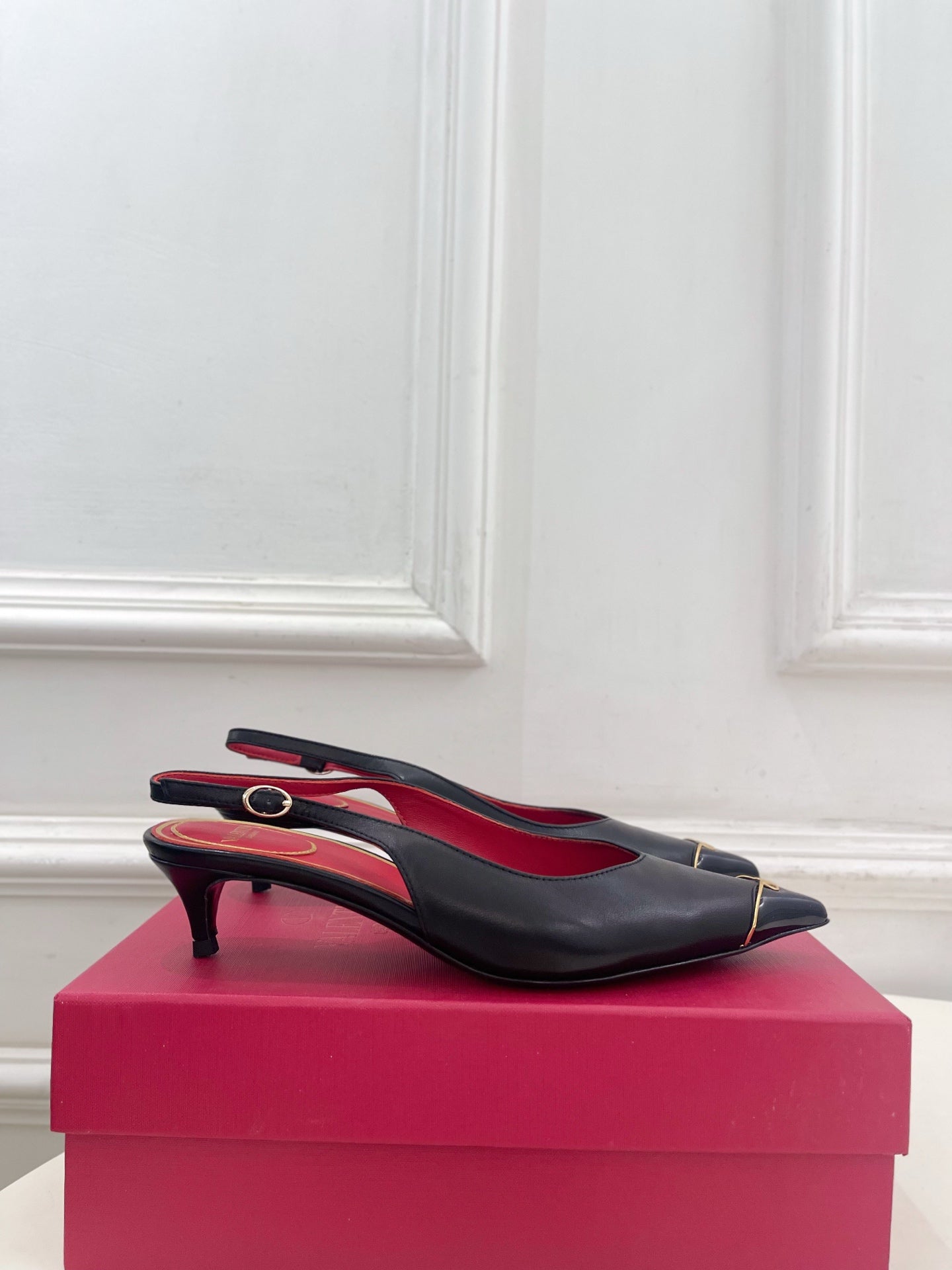 VLogo Heartip Slingback 3.5cm Black Sheepskin 947337
