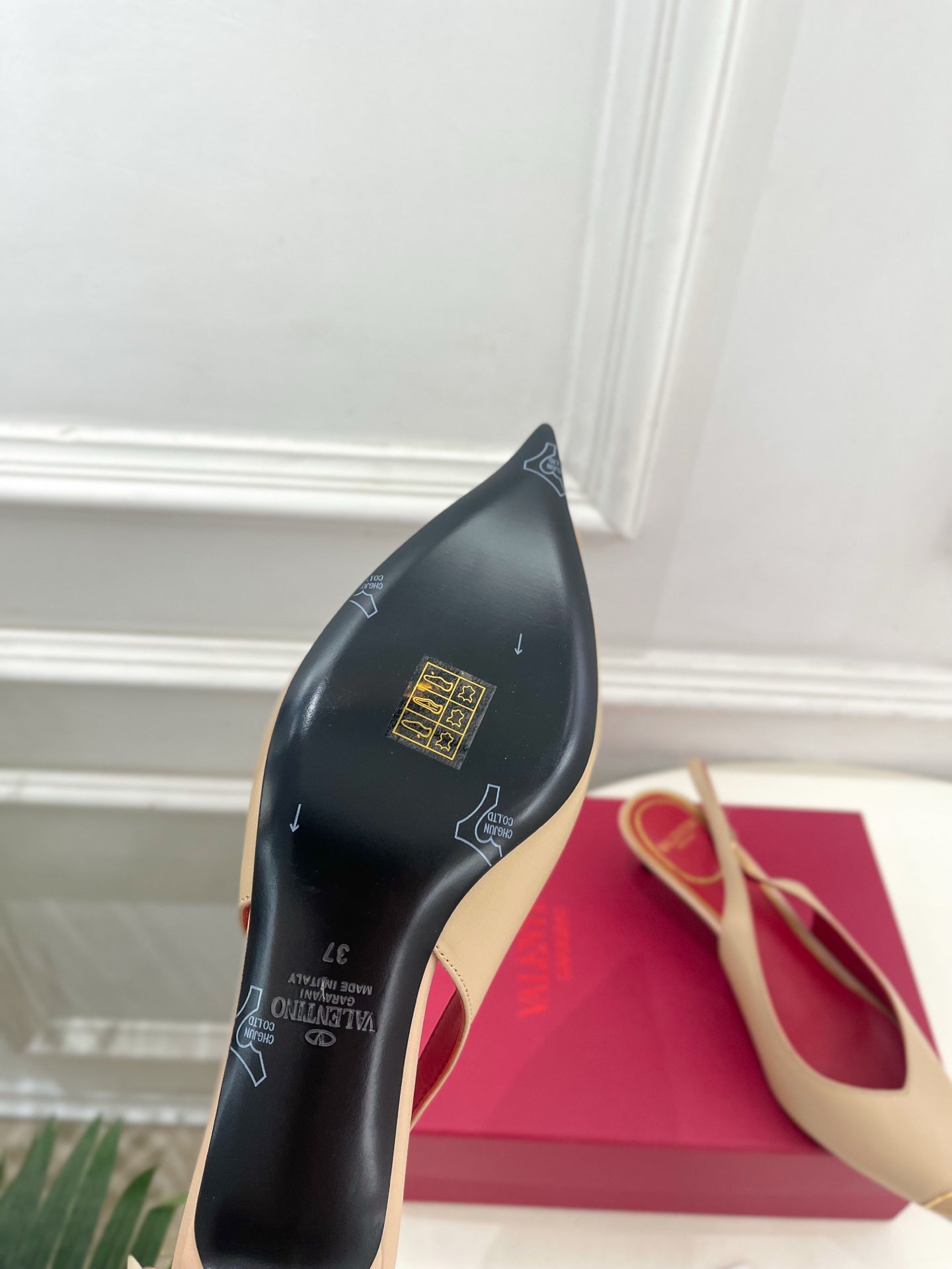 VLogo Heartip Slingback 3.5cm Beige Sheepskin 947340